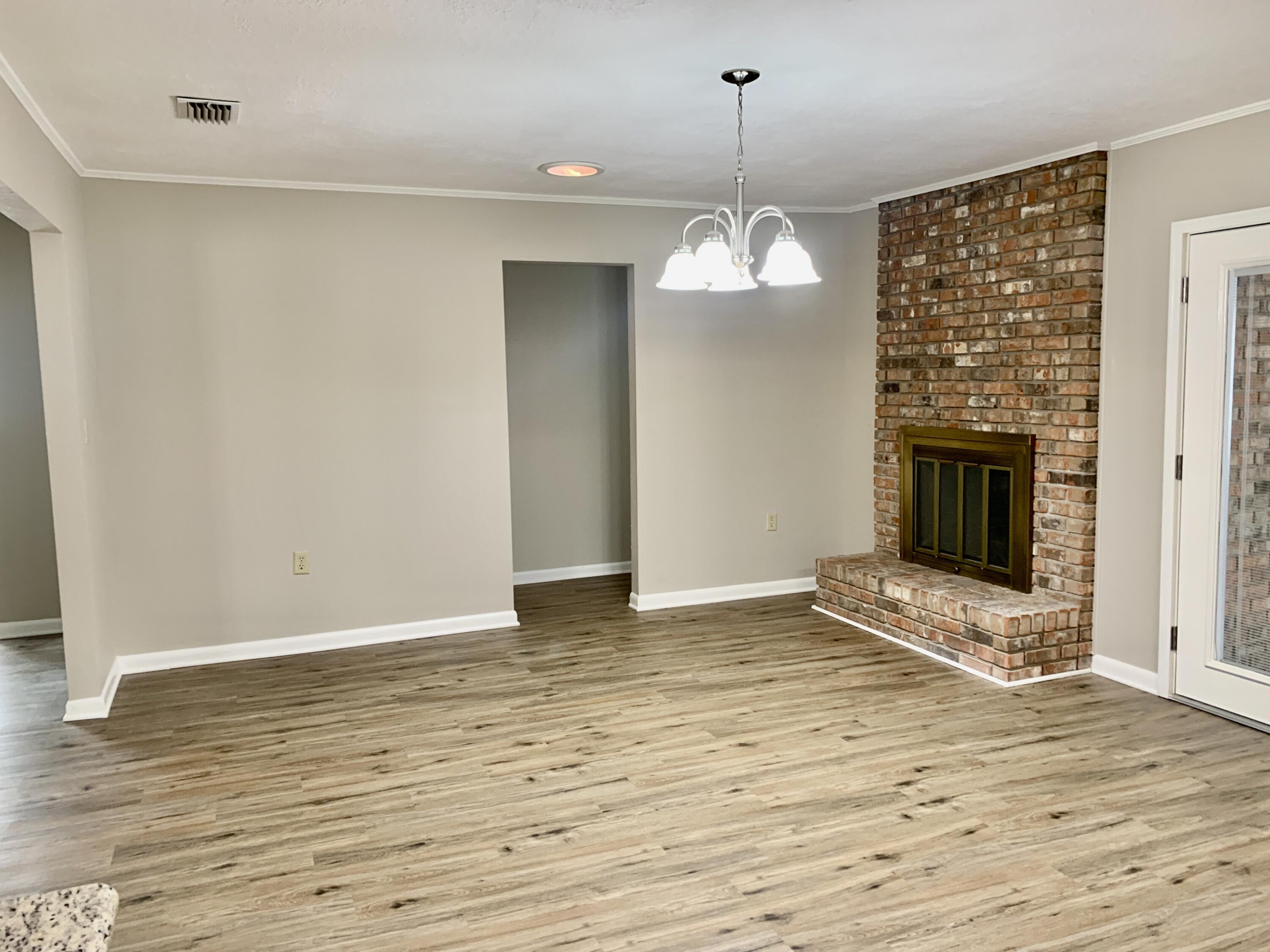 LAKE LORRAINE ESTATES - Residential