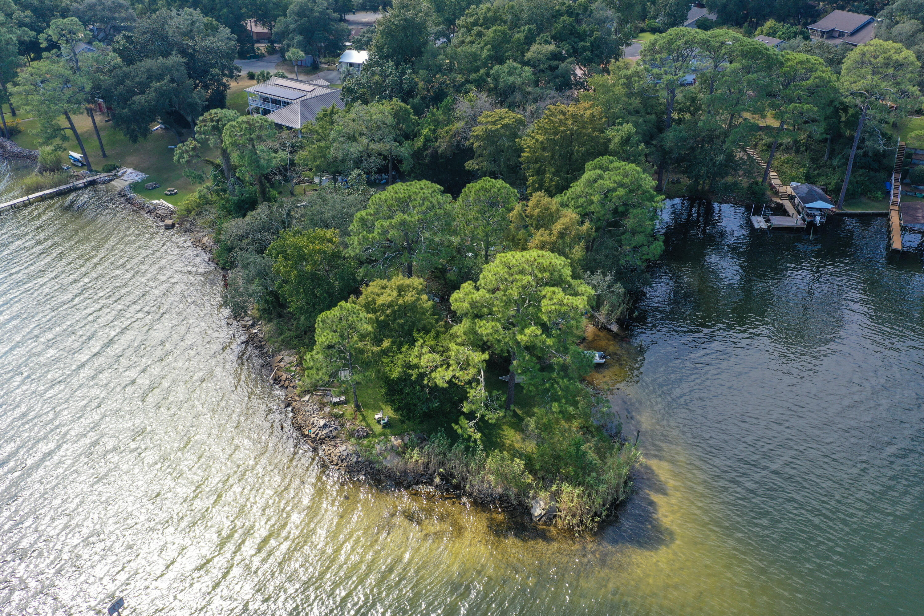 VILLAGE OAKS - Land