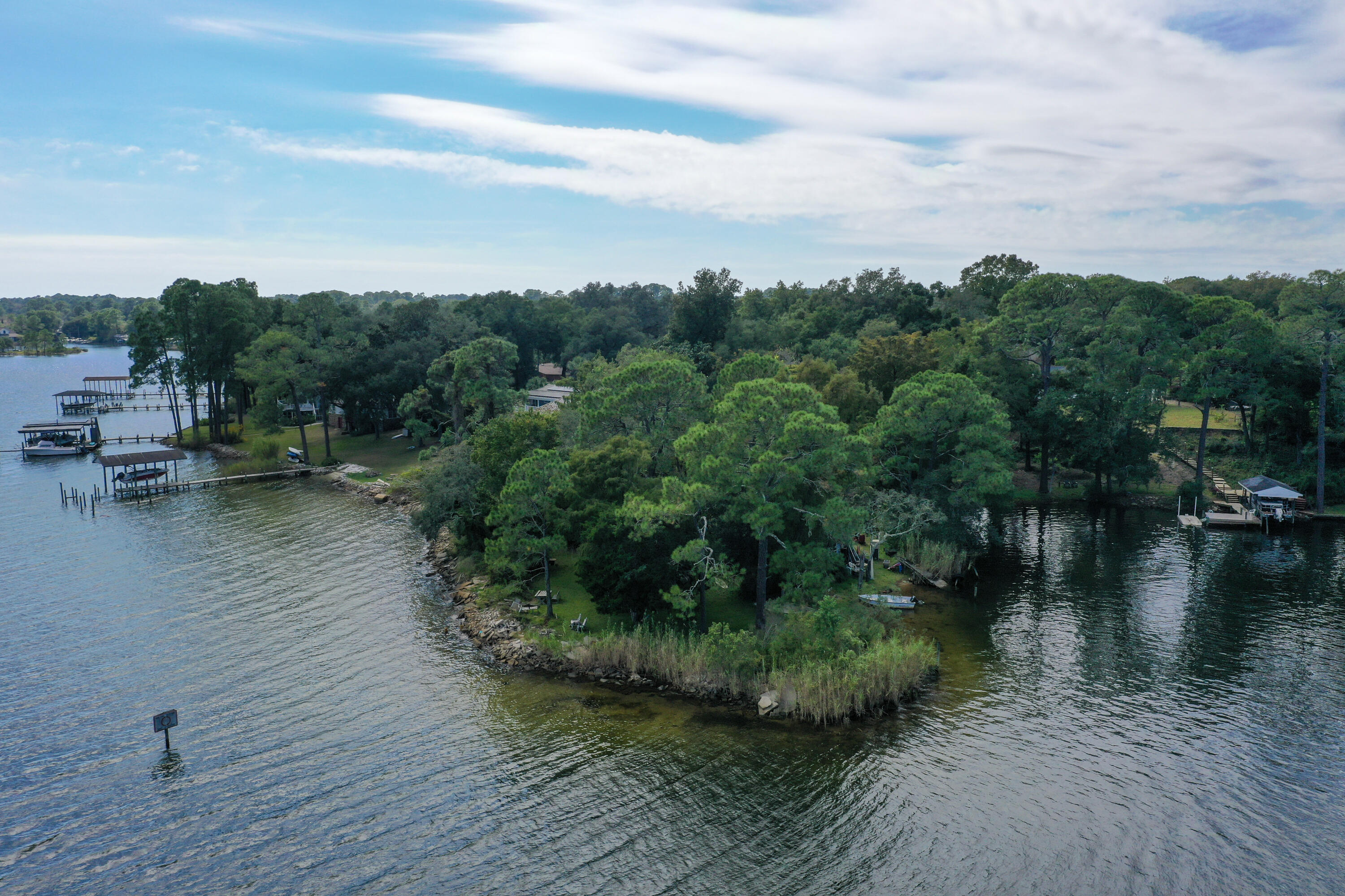 VILLAGE OAKS - Land