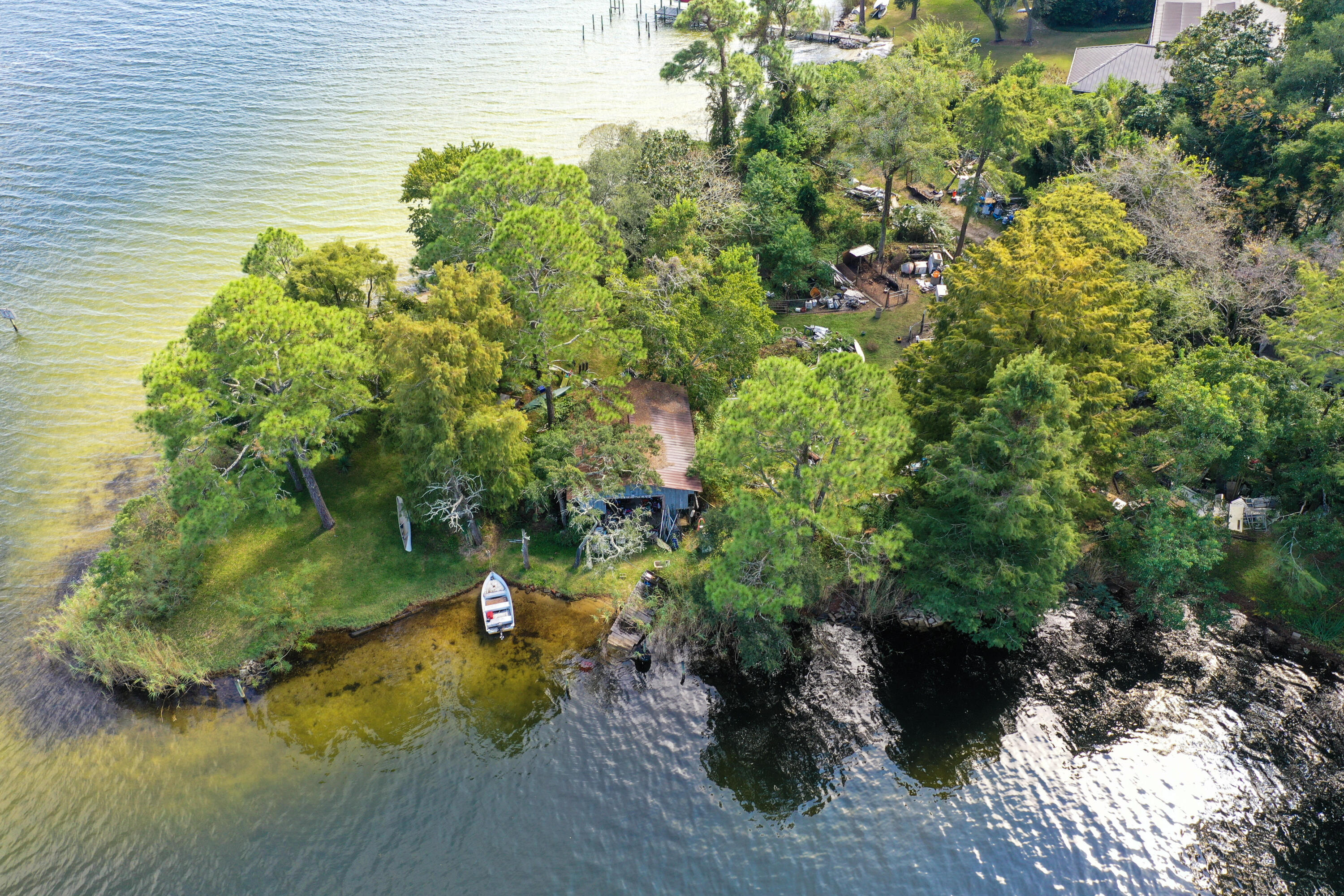 VILLAGE OAKS - Land