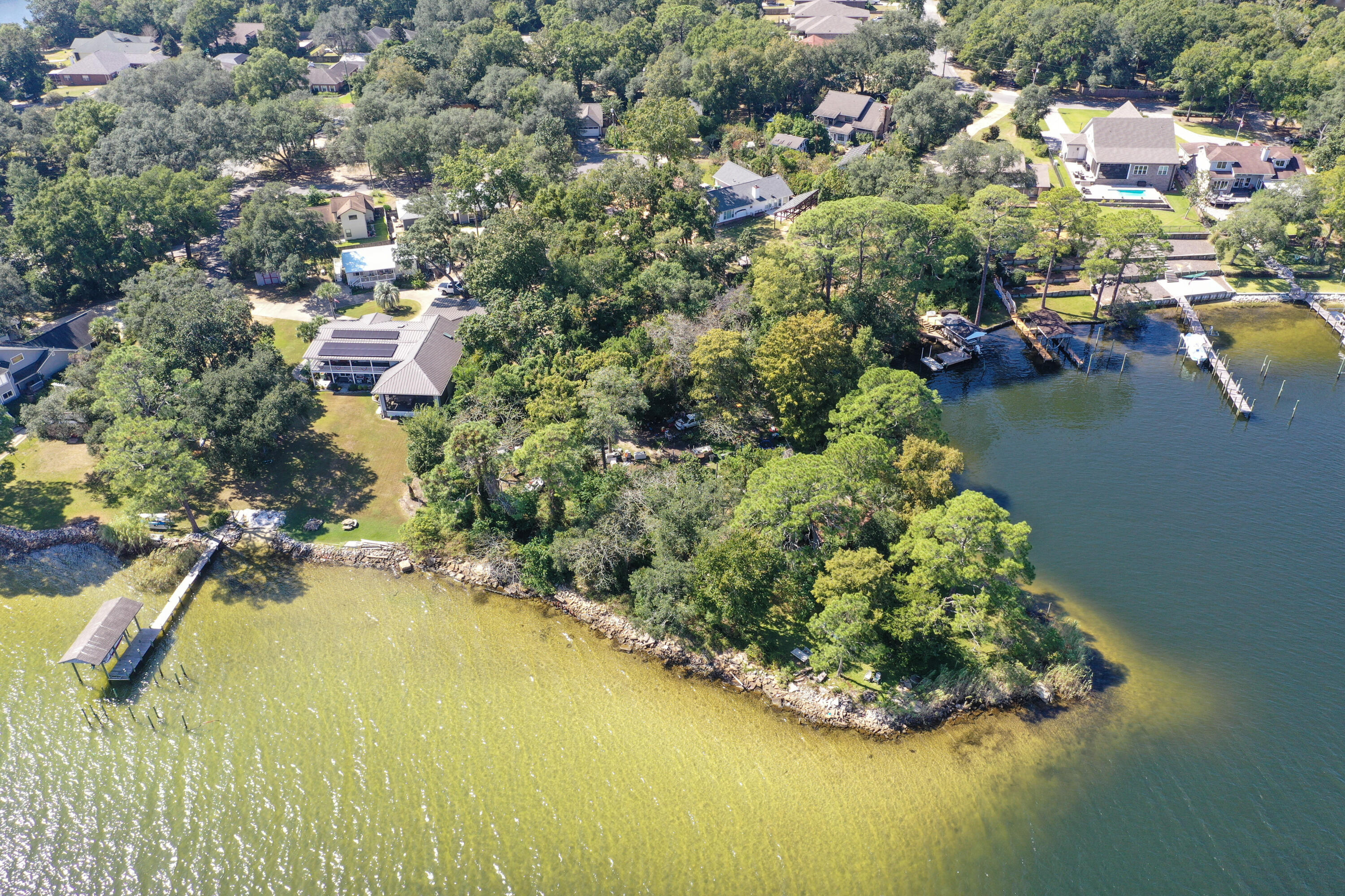 VILLAGE OAKS - Land