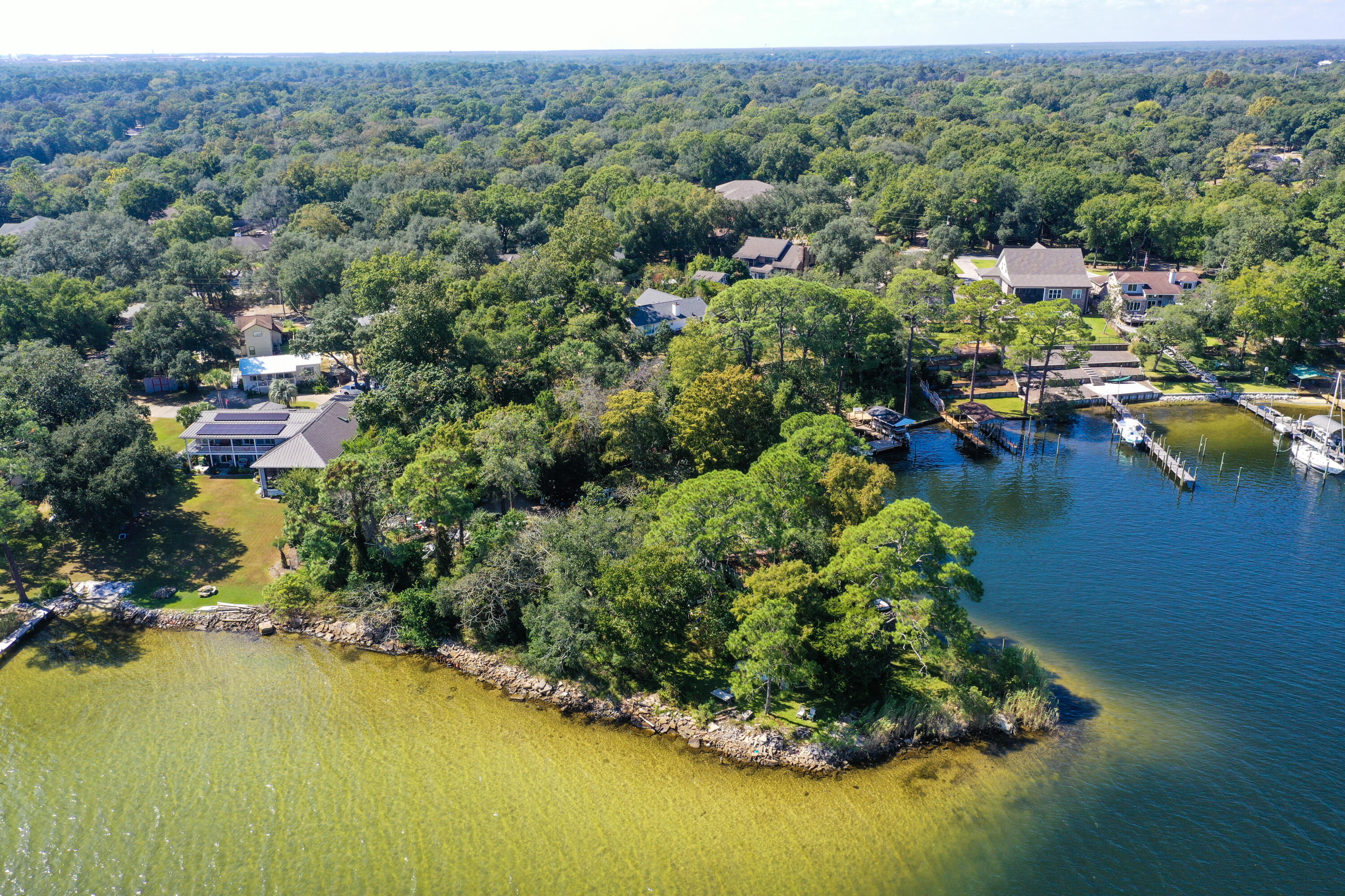 VILLAGE OAKS - Land
