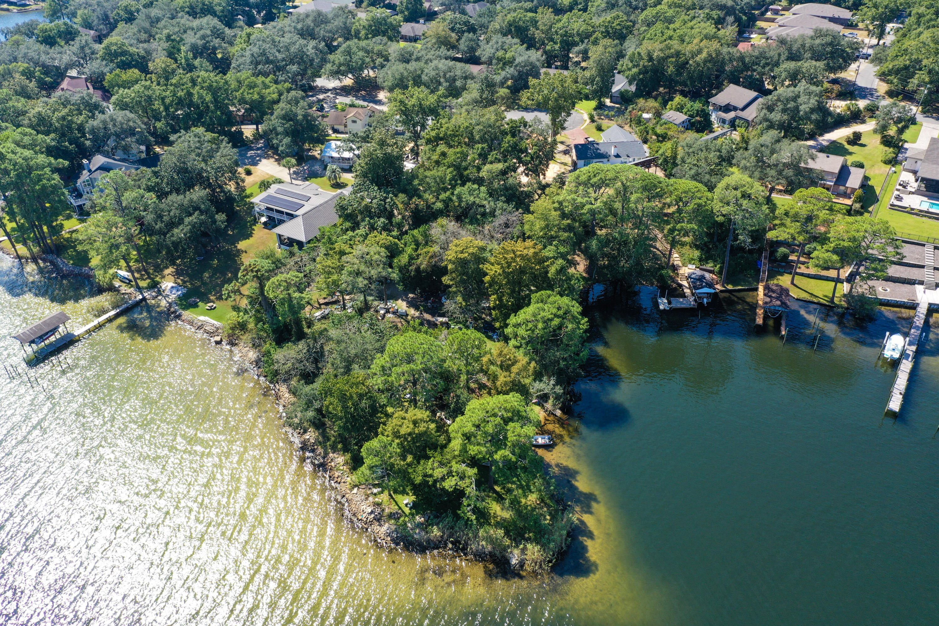 VILLAGE OAKS - Land