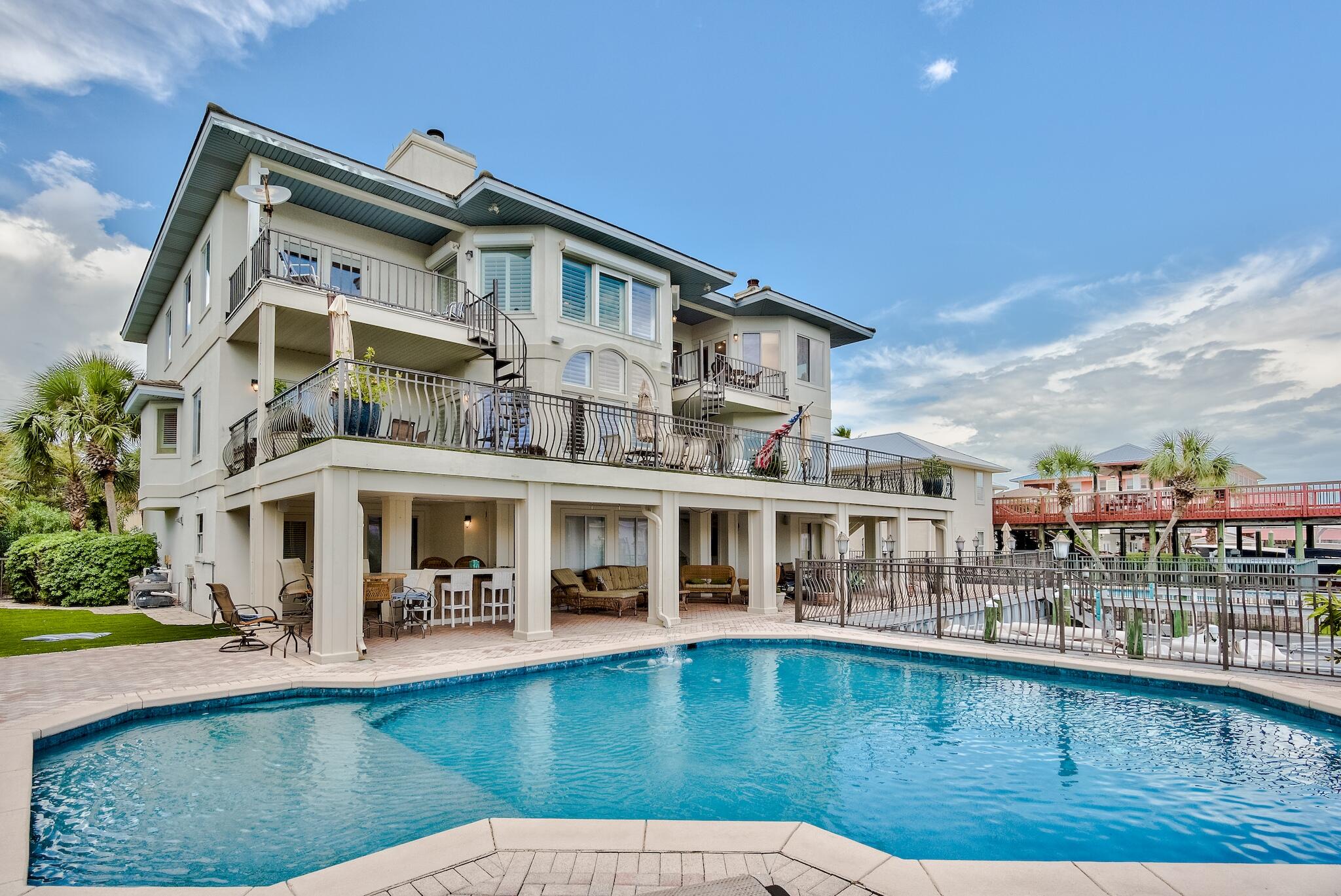 HOLIDAY ISLE - Residential