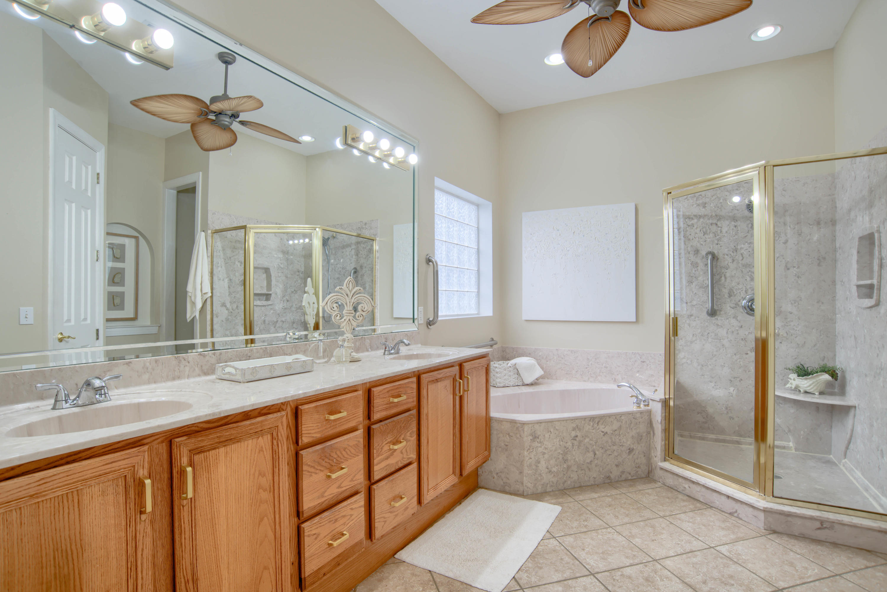 EMERALD BAY PH 1-B - Residential Lease