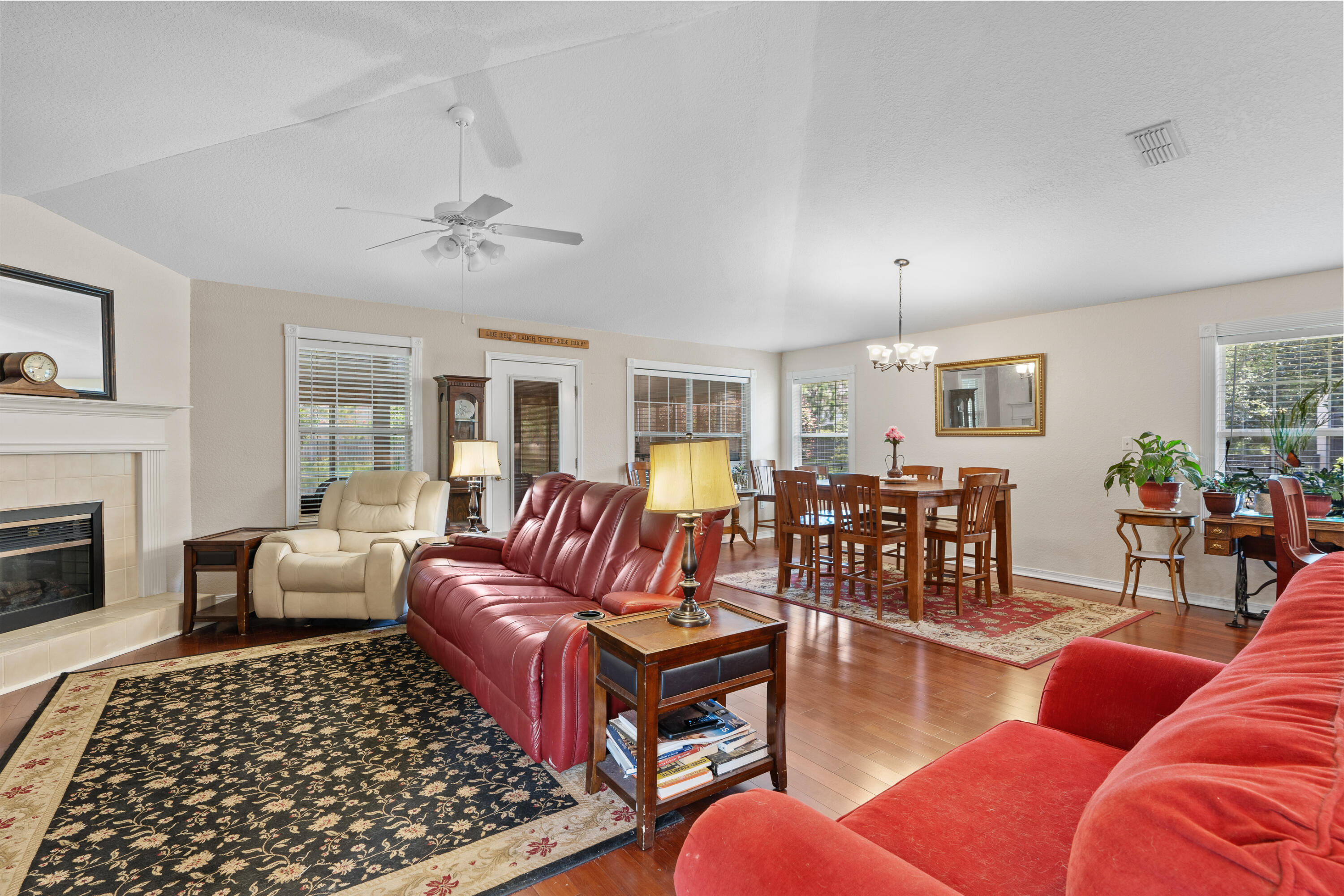 EMERALD LAKES PH 1 - Residential