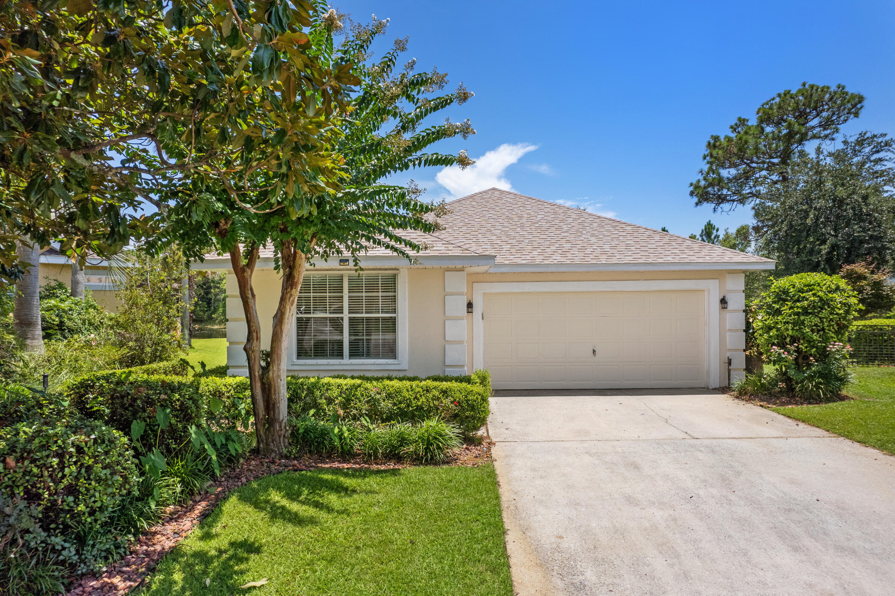 EMERALD LAKES PH 1 - Residential