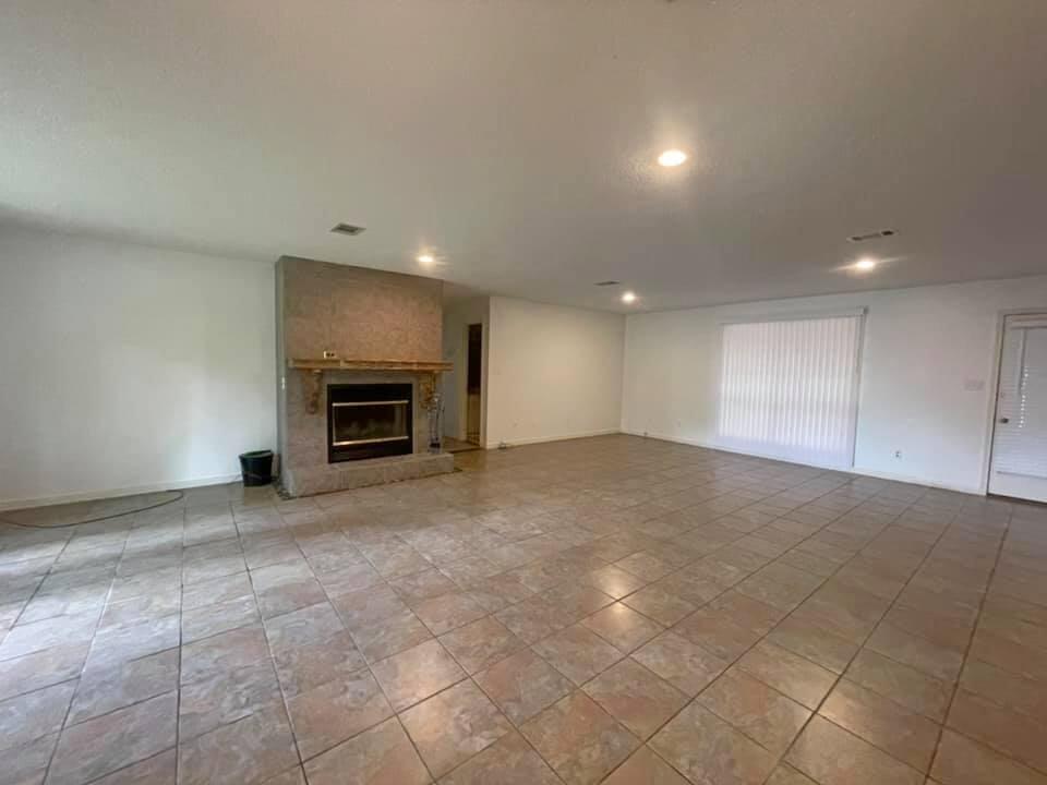 PINE SHORES - Residential Lease