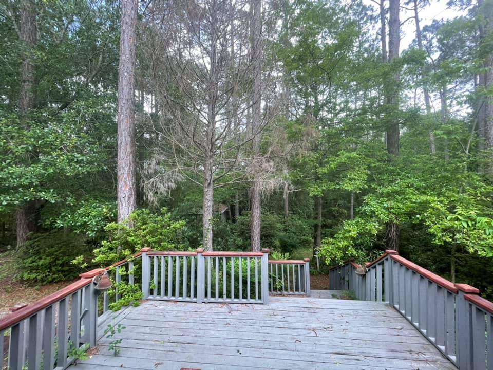 PINE SHORES - Residential Lease