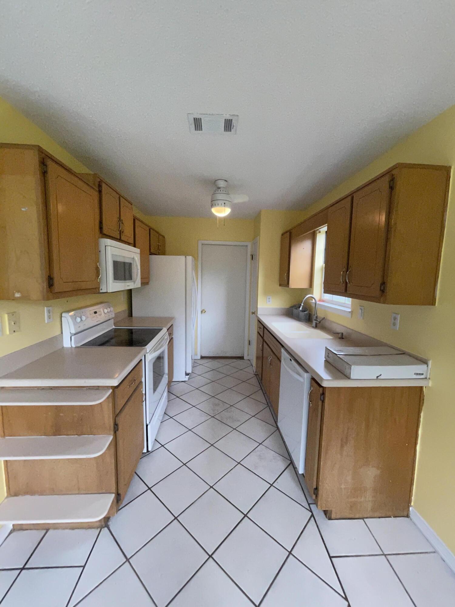 HARVEST HILLS - Residential Lease