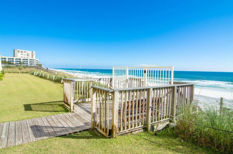 BEACH HOUSE CONDO PH 2 - Residential