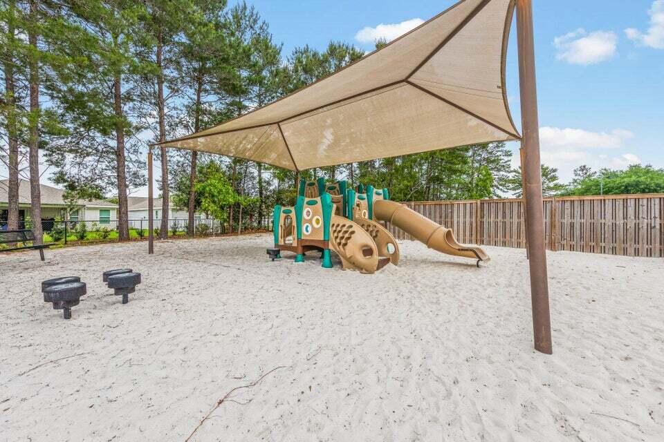 HAMMOCK BAY - FIREFLY - Residential Lease