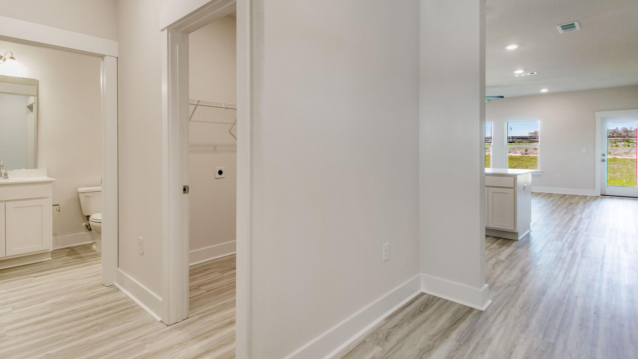 Roman Oaks - Residential