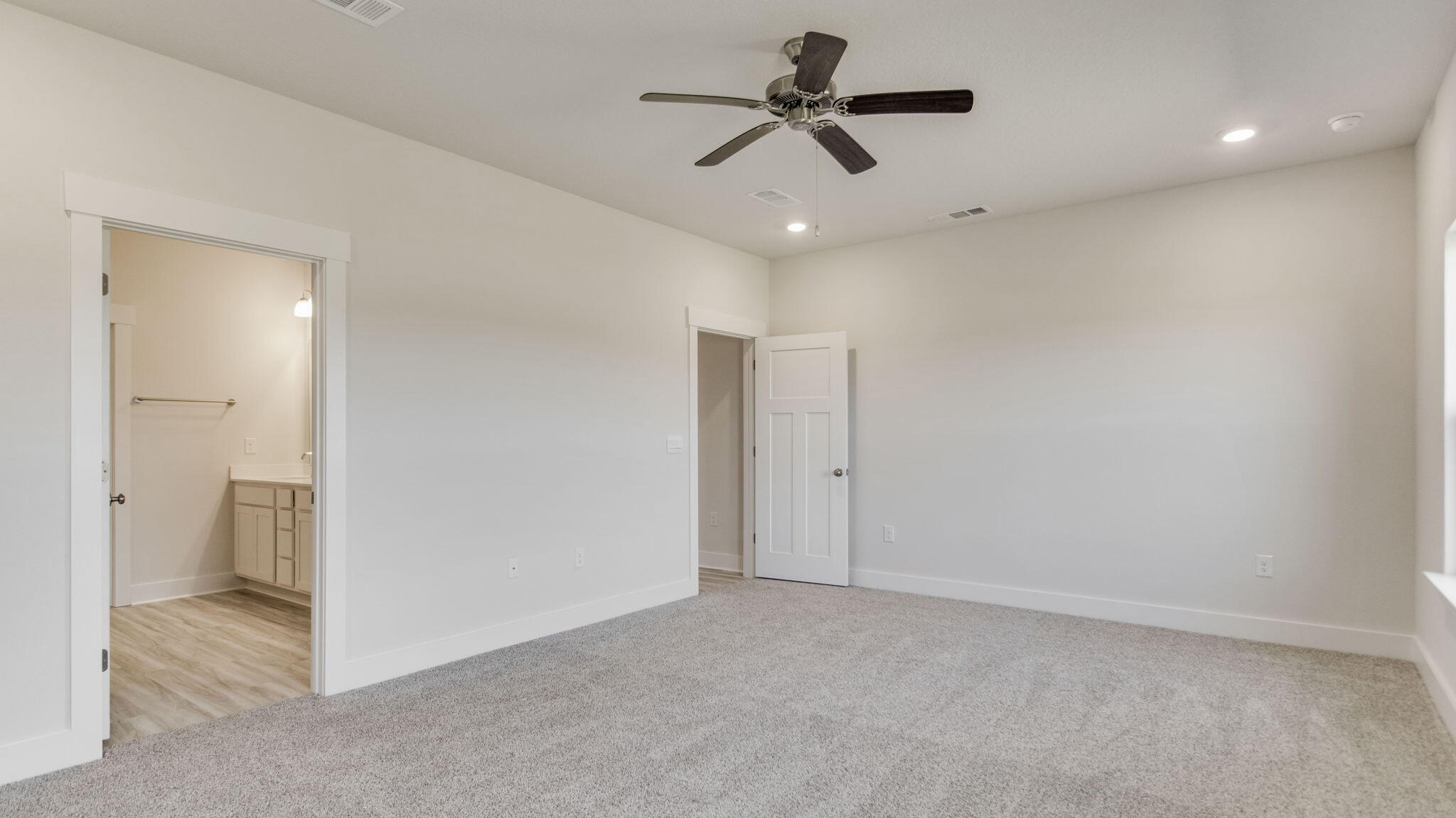 Roman Oaks - Residential
