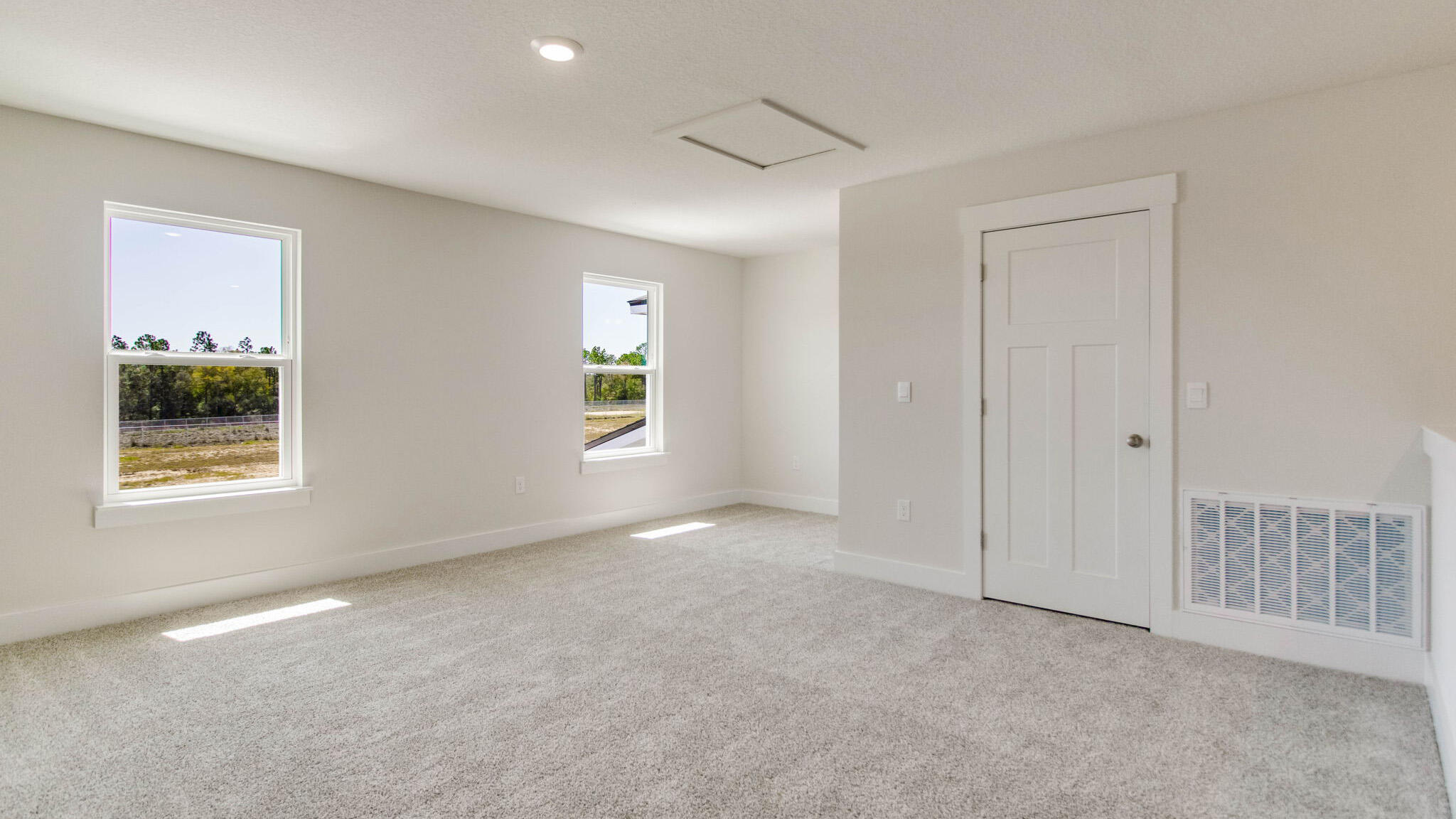 Roman Oaks - Residential