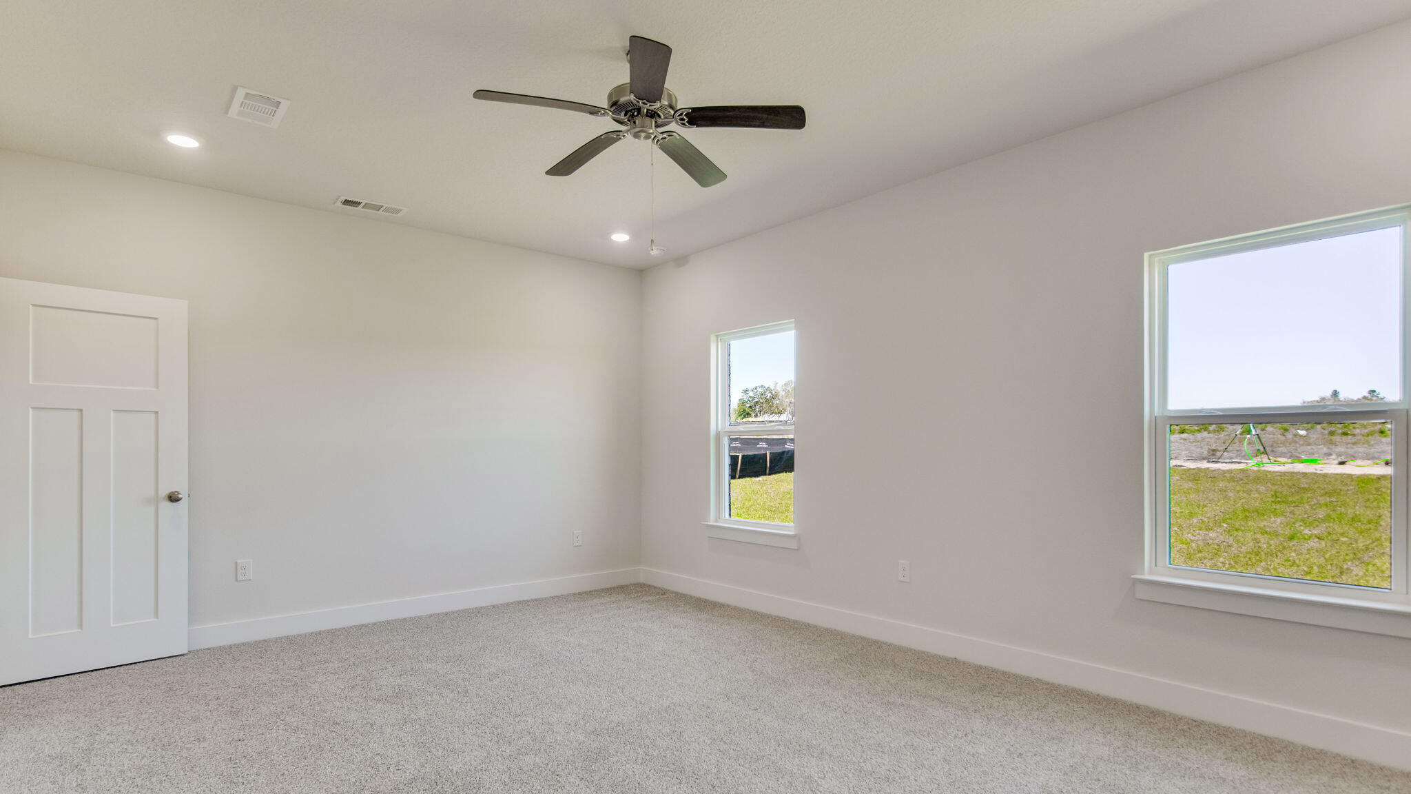 Roman Oaks - Residential