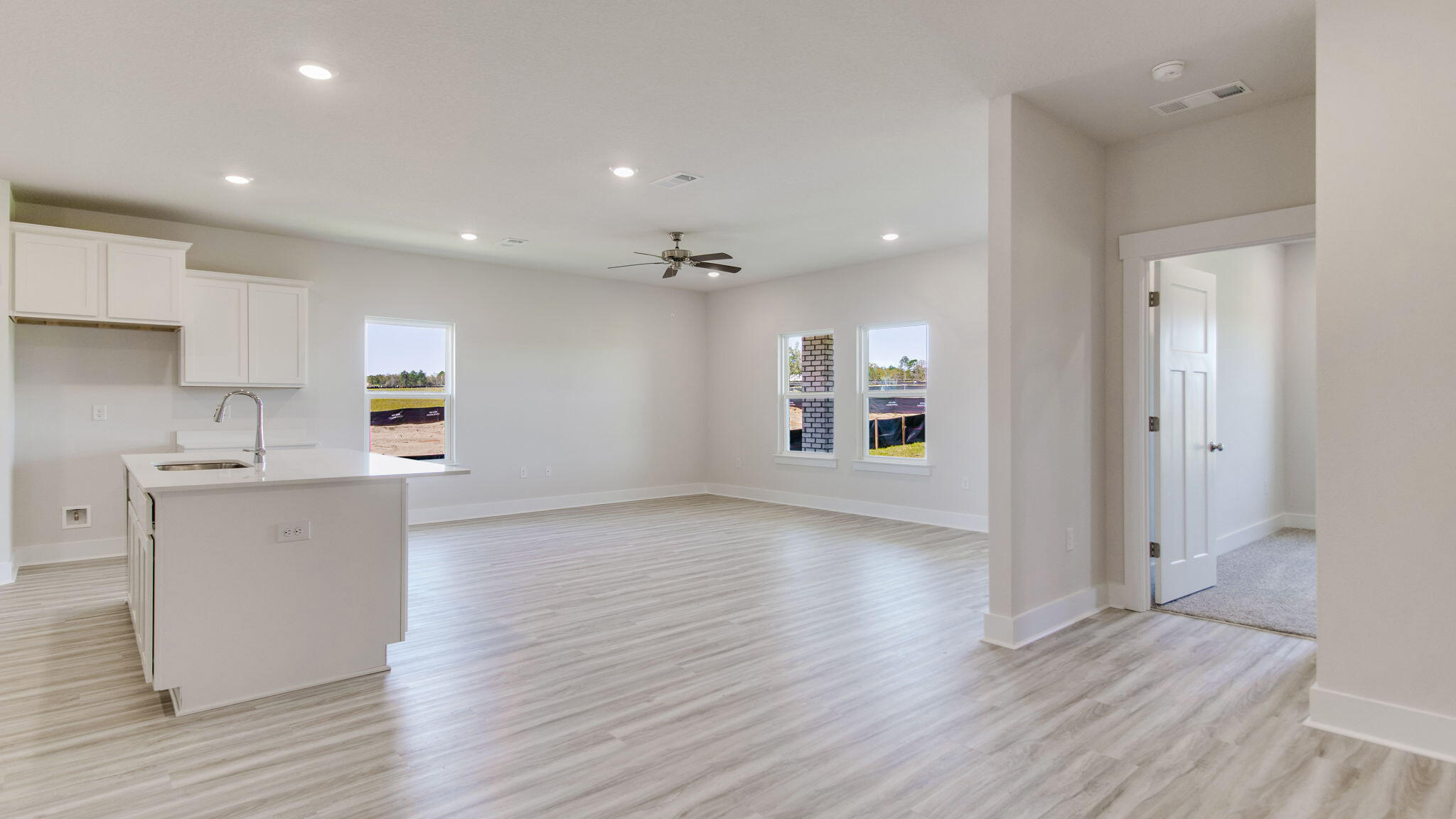 Roman Oaks - Residential