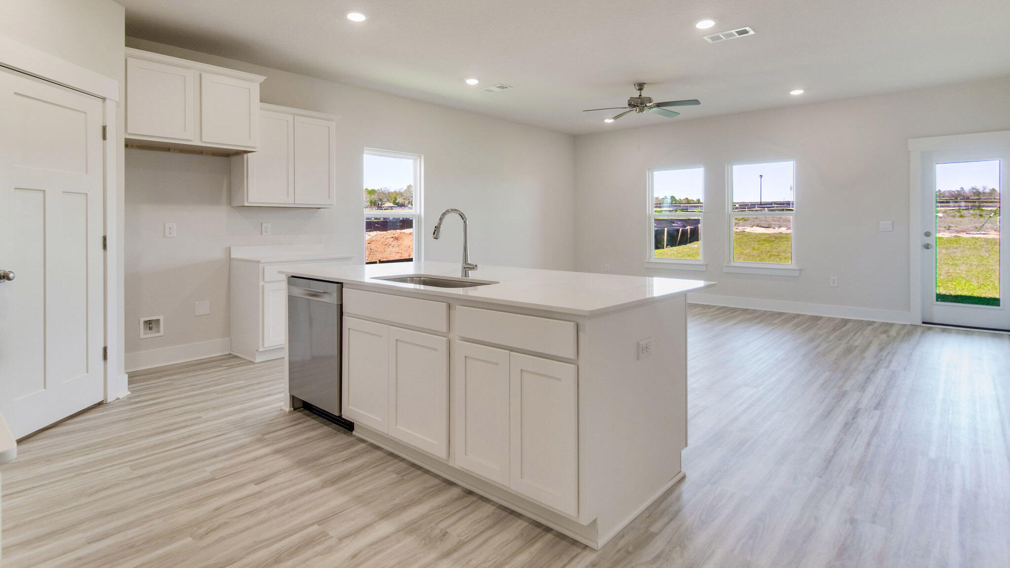 Roman Oaks - Residential