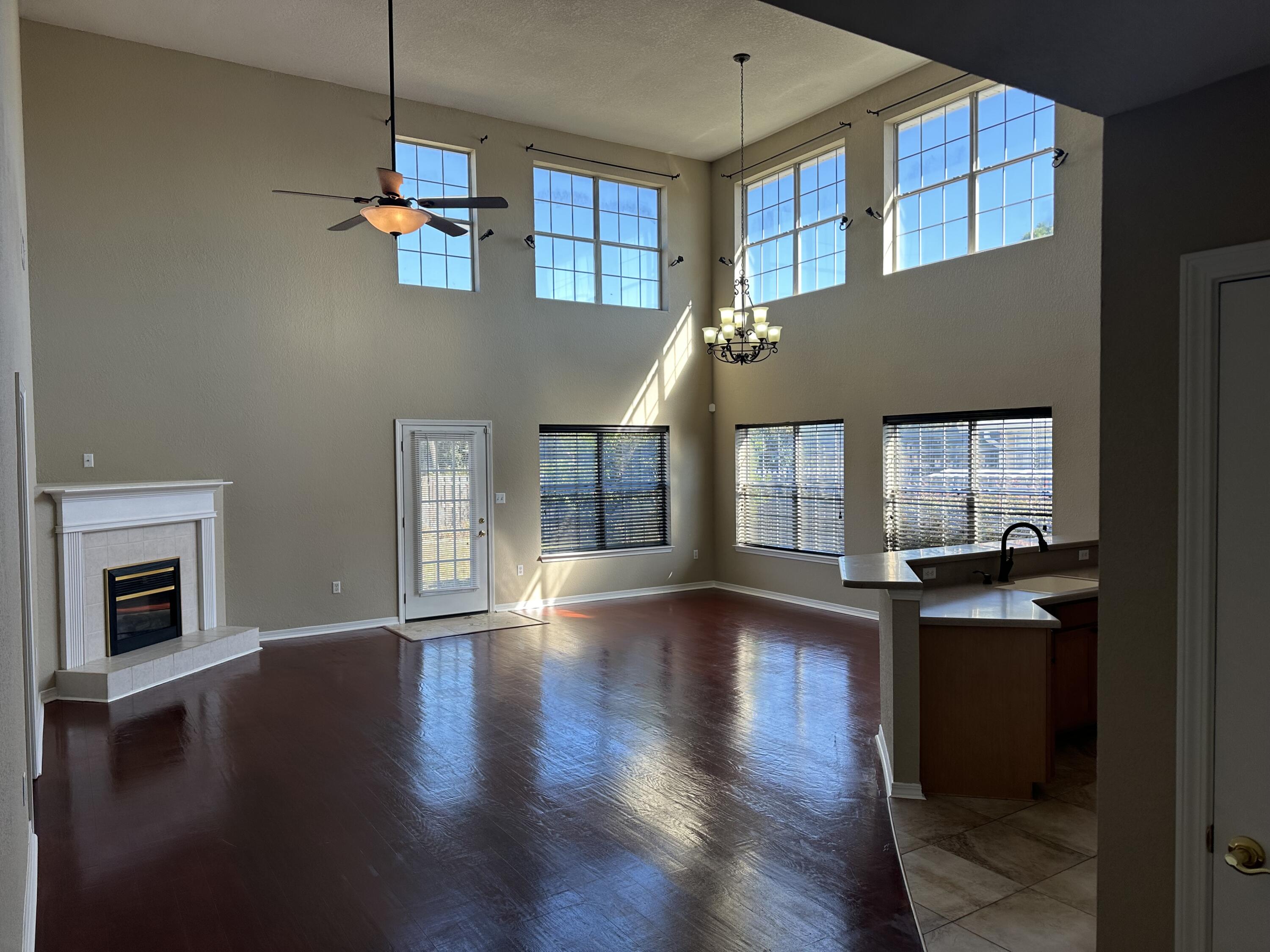 EMERALD LAKES PH 1 - Residential Lease