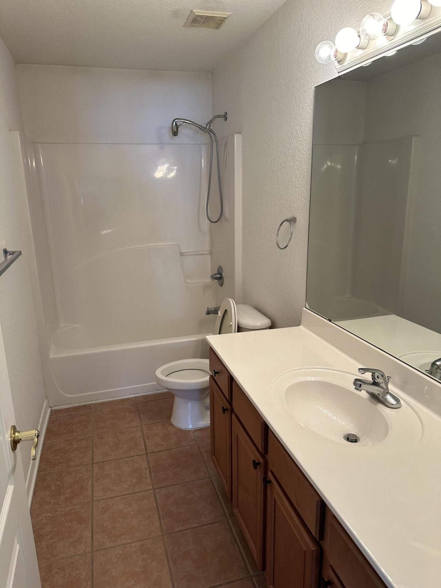 EMERALD LAKES PH 1 - Residential Lease