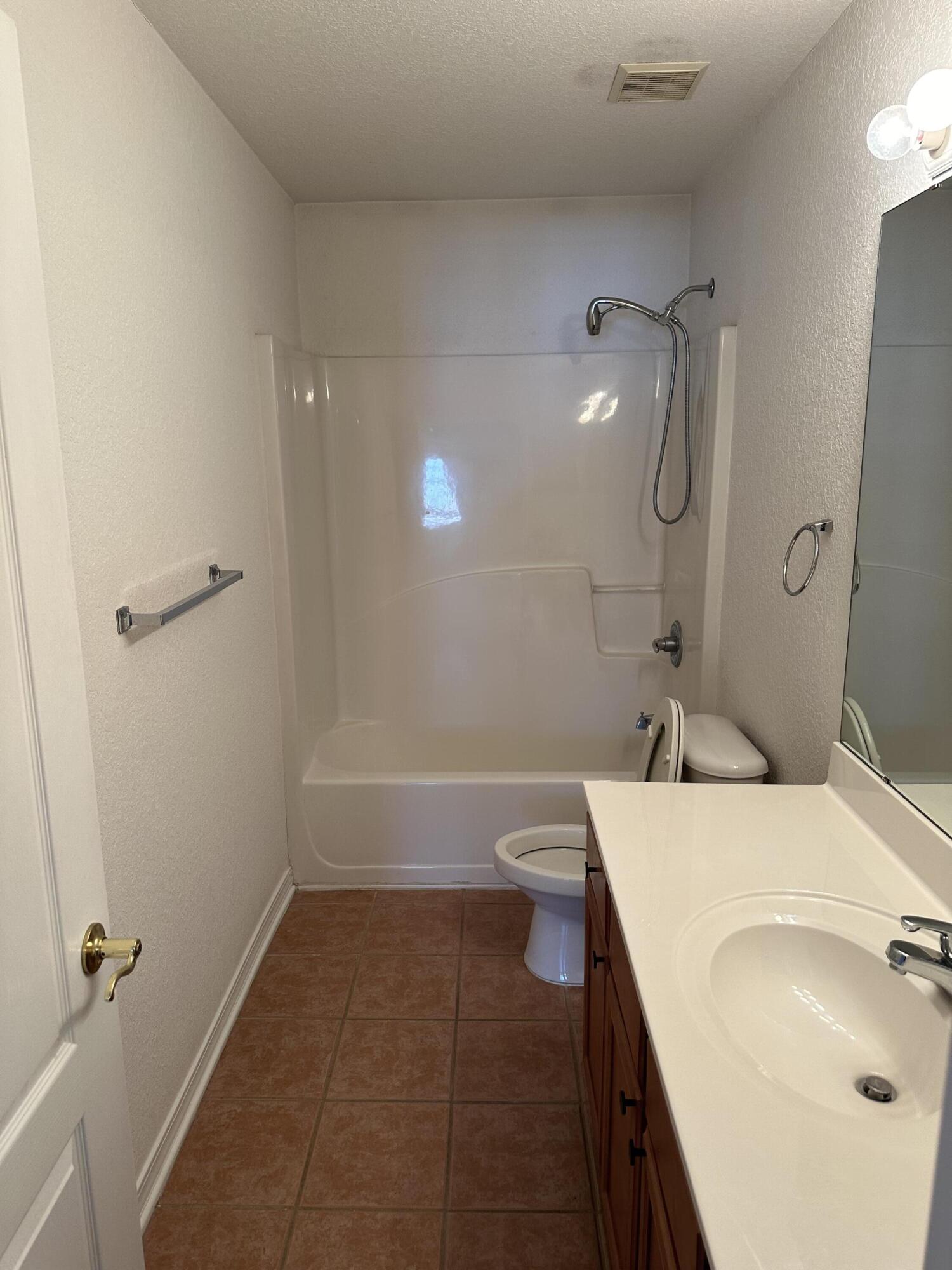 EMERALD LAKES PH 1 - Residential Lease