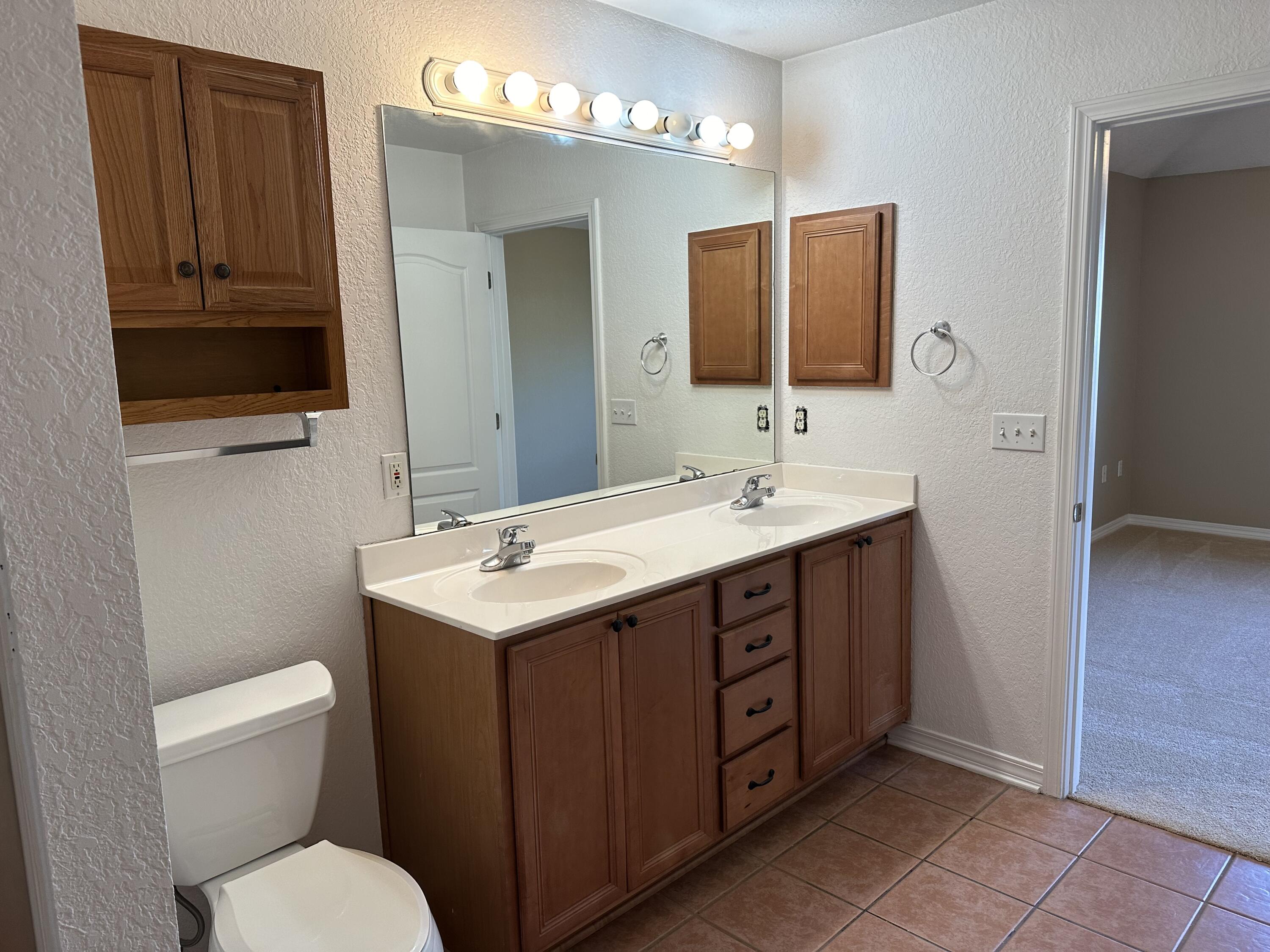 EMERALD LAKES PH 1 - Residential Lease