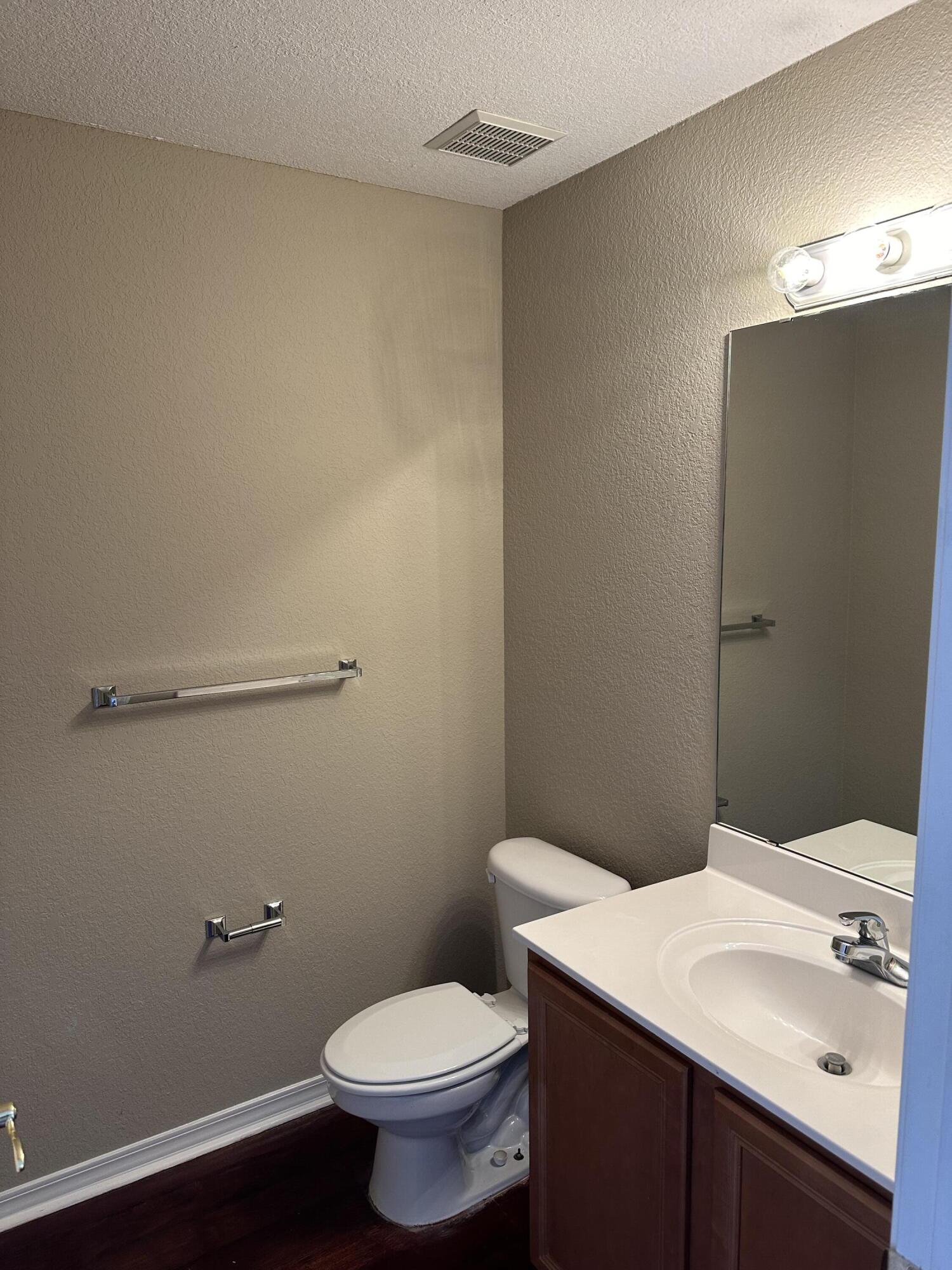 EMERALD LAKES PH 1 - Residential Lease