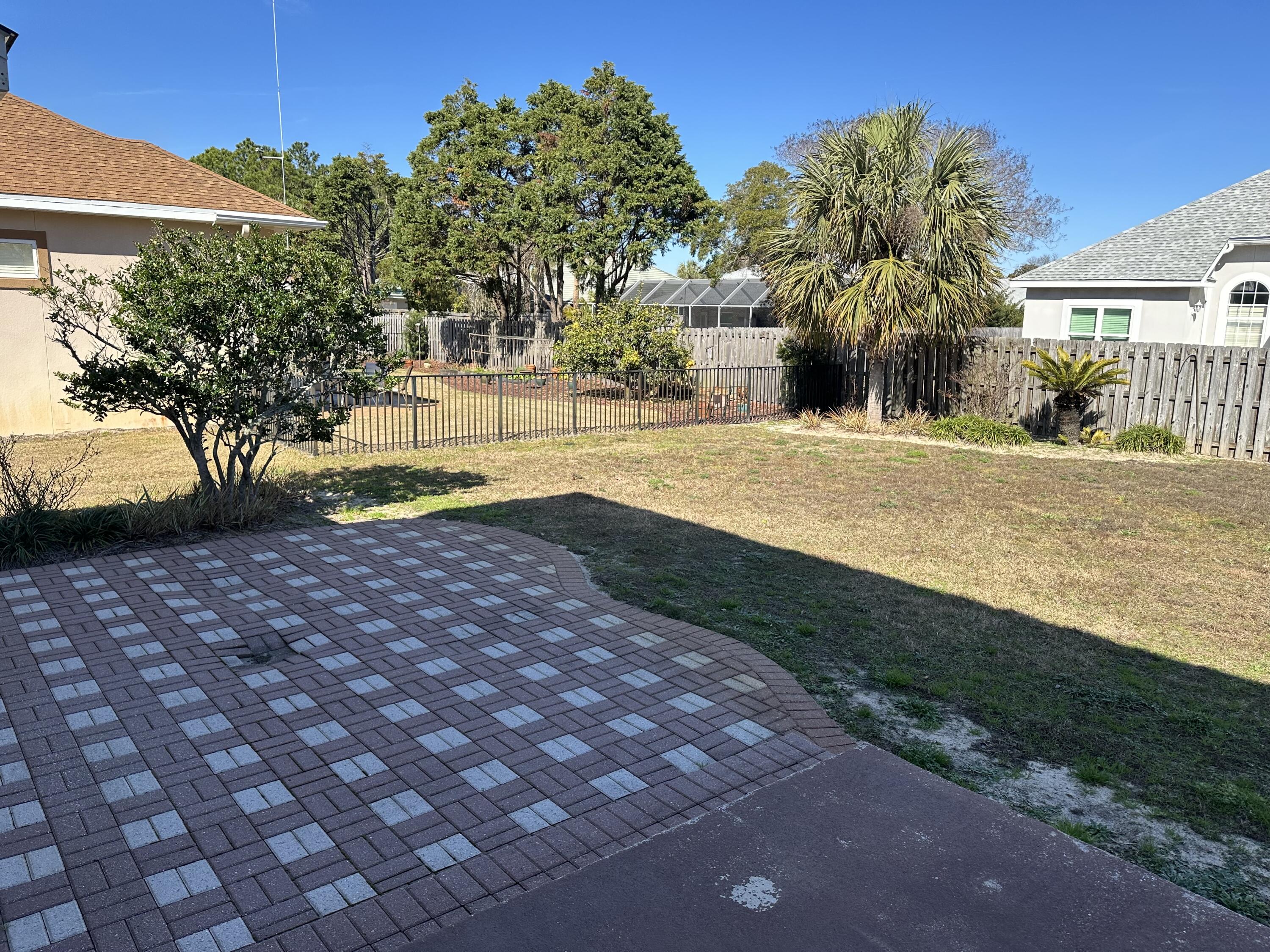 EMERALD LAKES PH 1 - Residential Lease