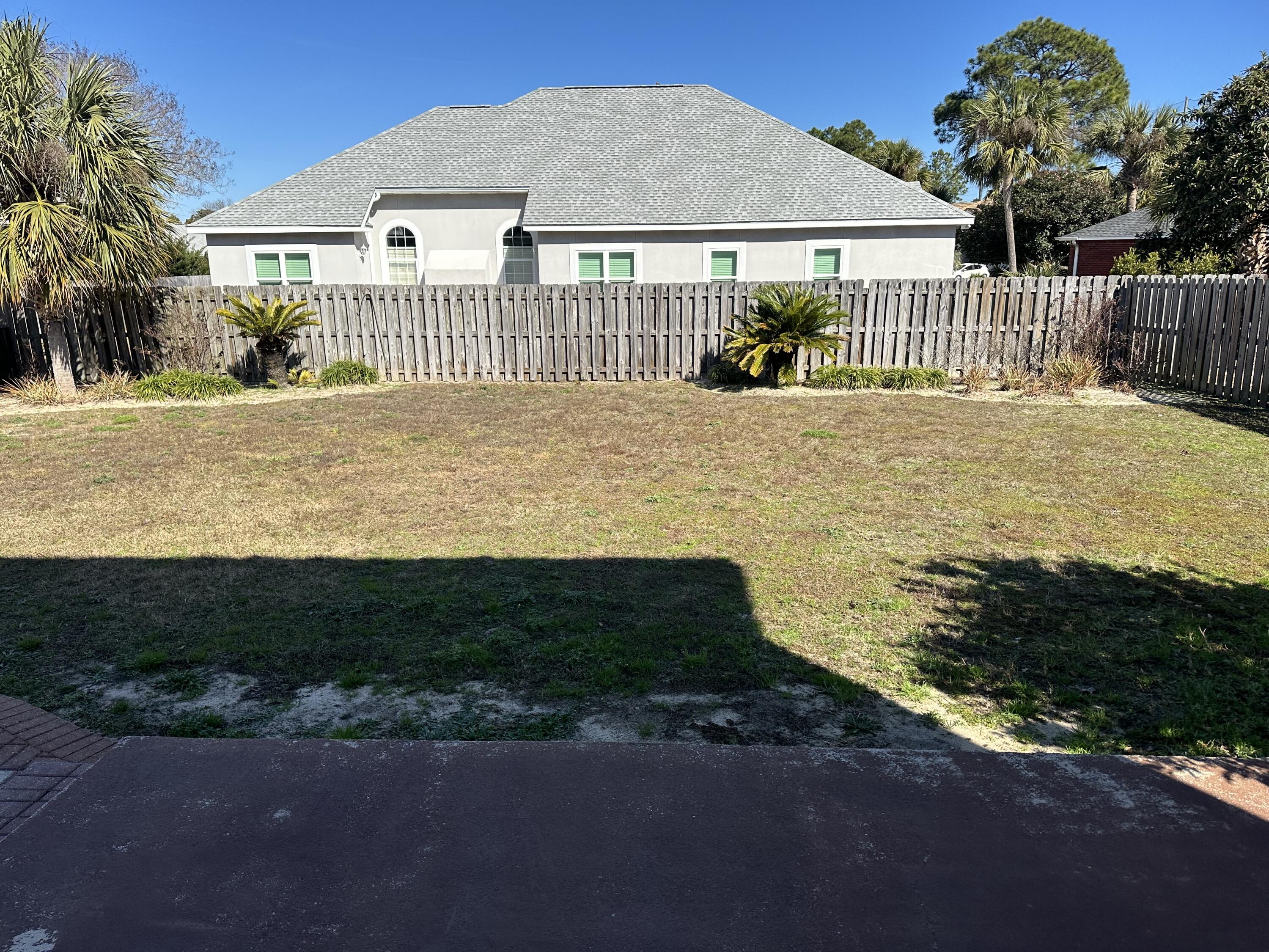 EMERALD LAKES PH 1 - Residential Lease