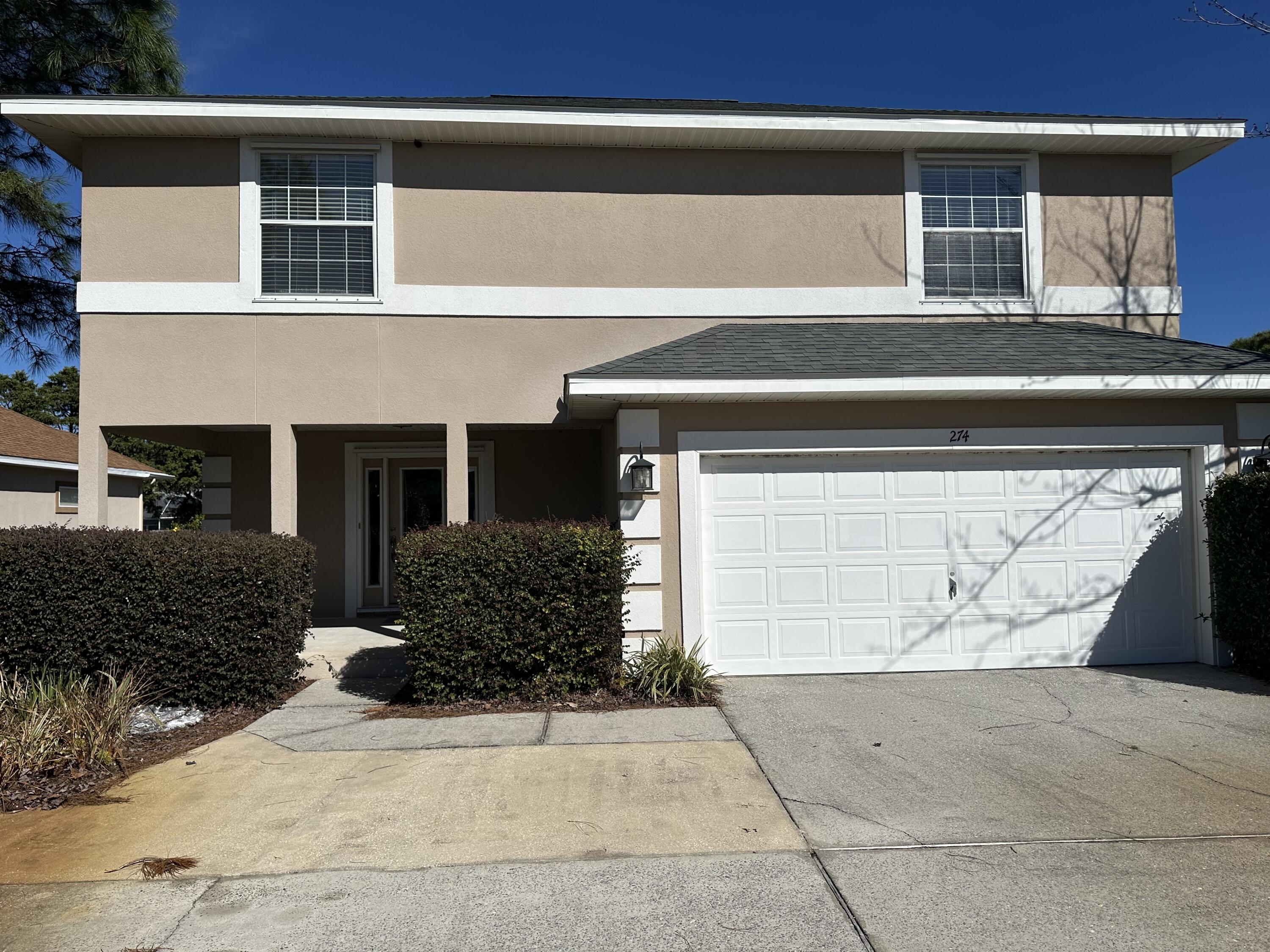 EMERALD LAKES PH 1 - Residential Lease