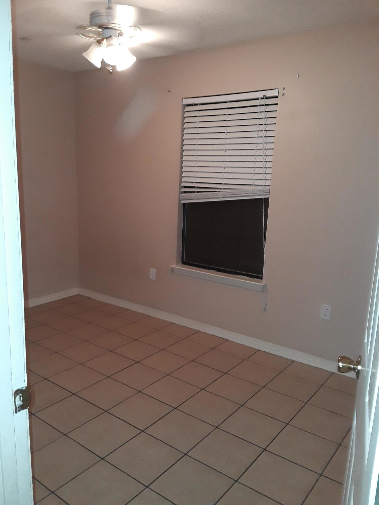 CRESCENT SHORES COM - Residential Lease