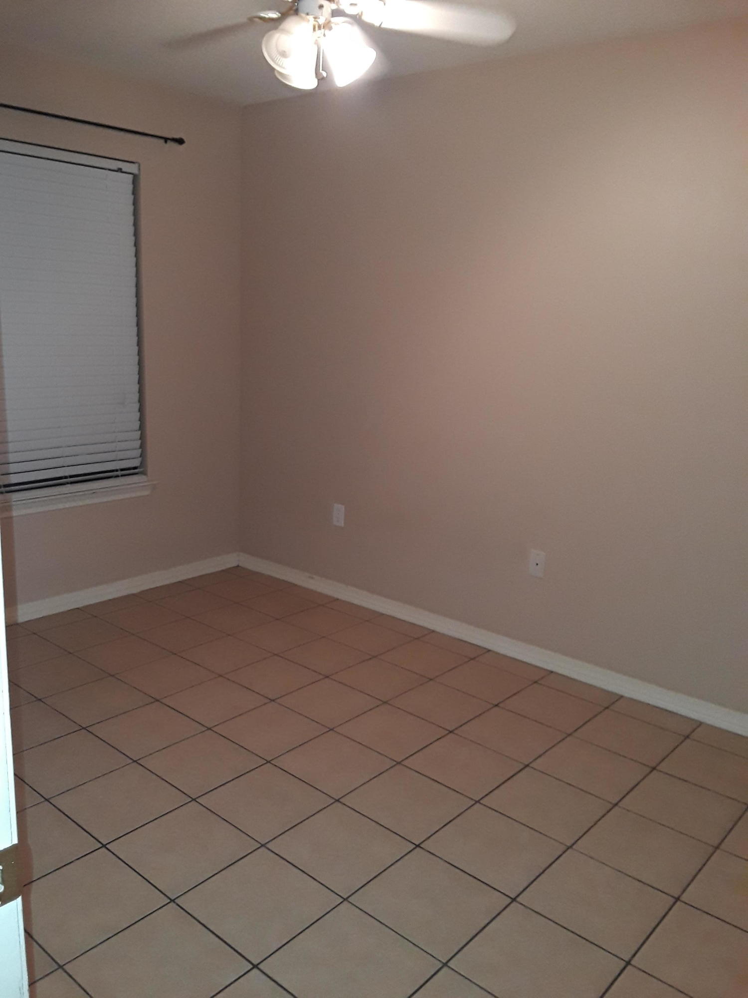 CRESCENT SHORES COM - Residential Lease