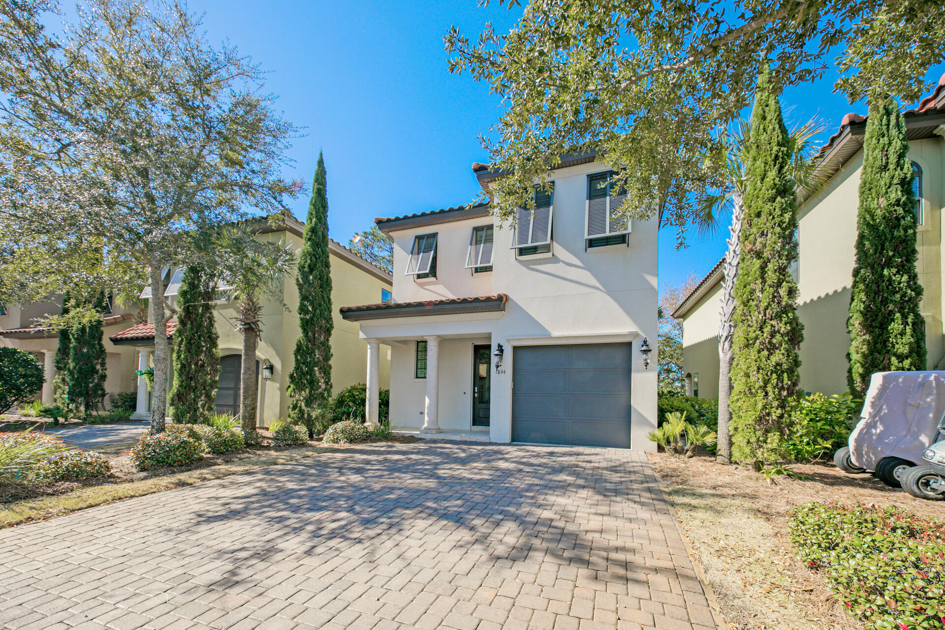 VILLA LAGO - Residential
