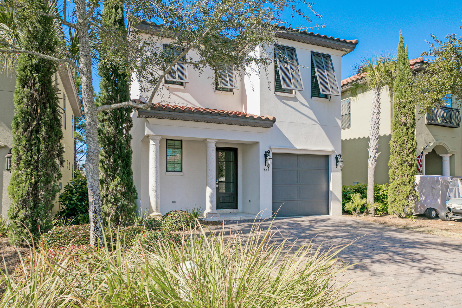 VILLA LAGO - Residential