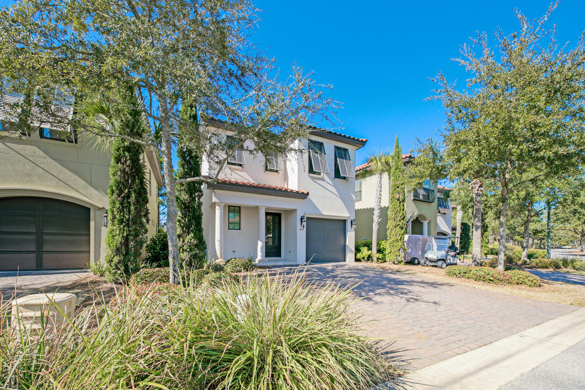 VILLA LAGO - Residential
