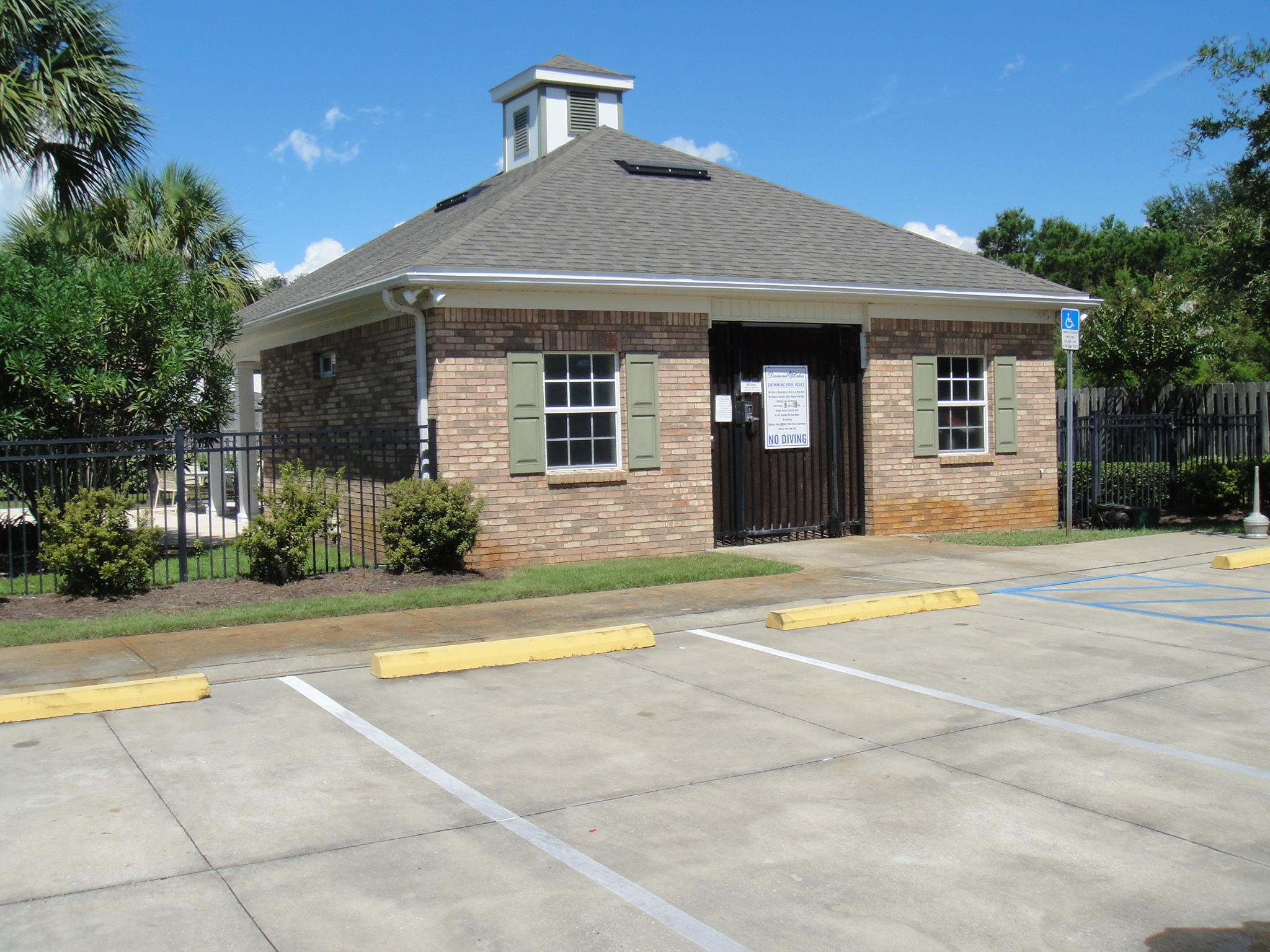 DIAMOND LAKES - Residential