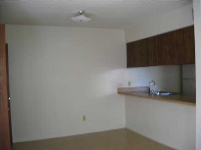 CLASSIC MANOR - Residential Lease