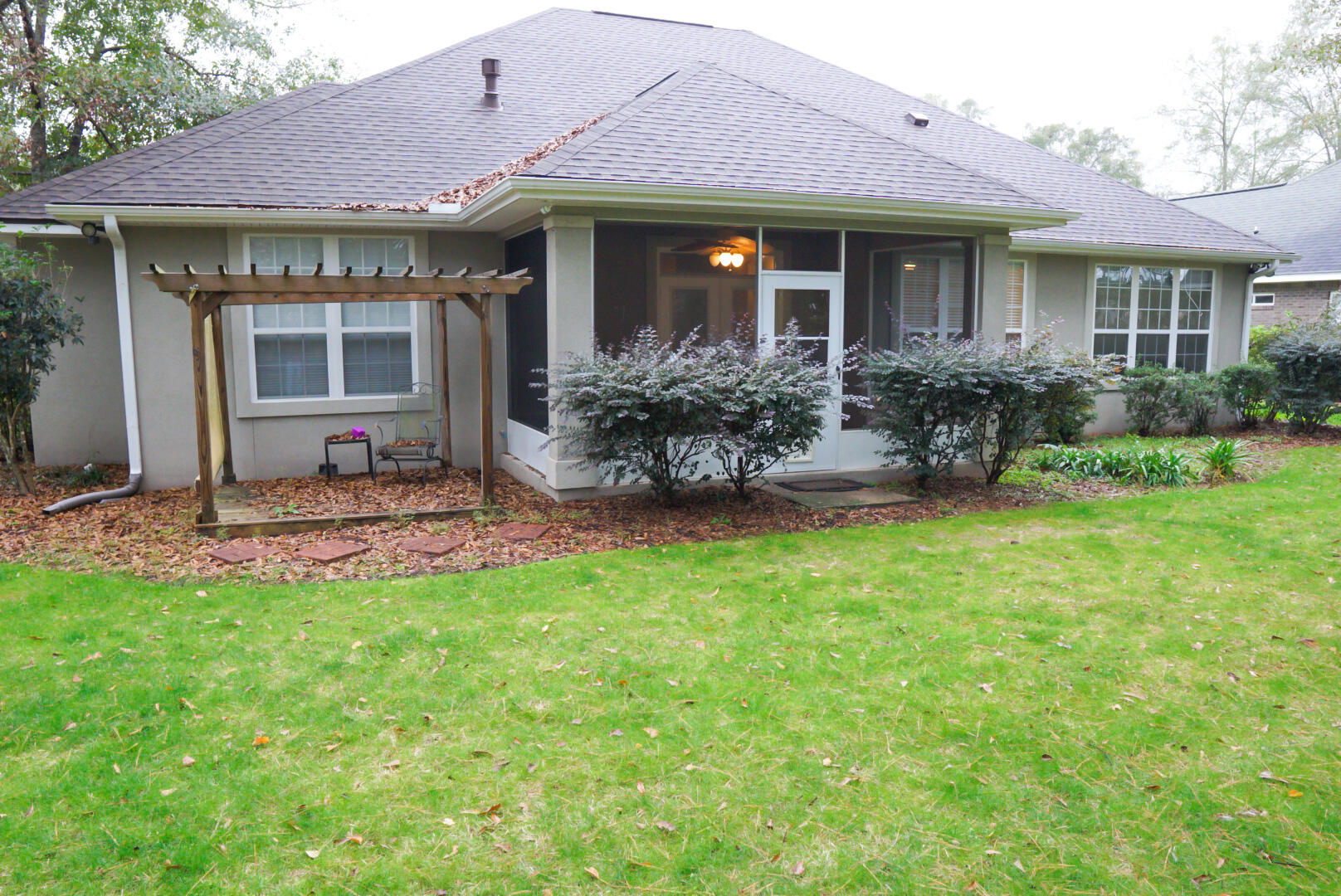 CLAIRE'S VINEYARD - Residential Lease