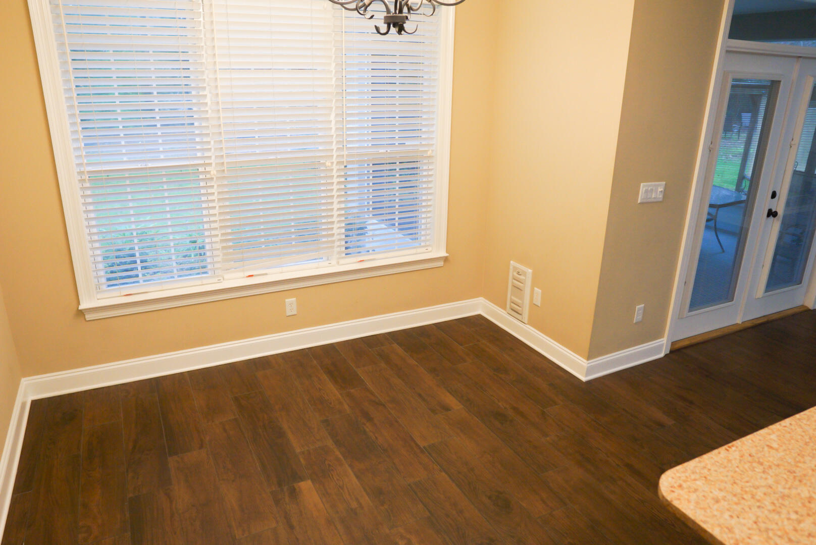 CLAIRE'S VINEYARD - Residential Lease