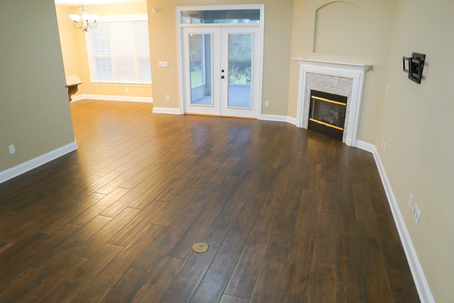 CLAIRE'S VINEYARD - Residential Lease