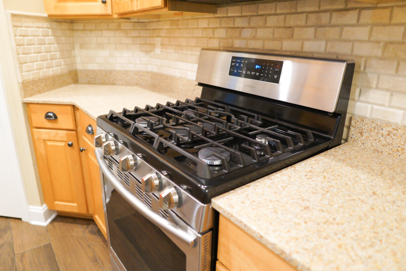 CLAIRE'S VINEYARD - Residential Lease