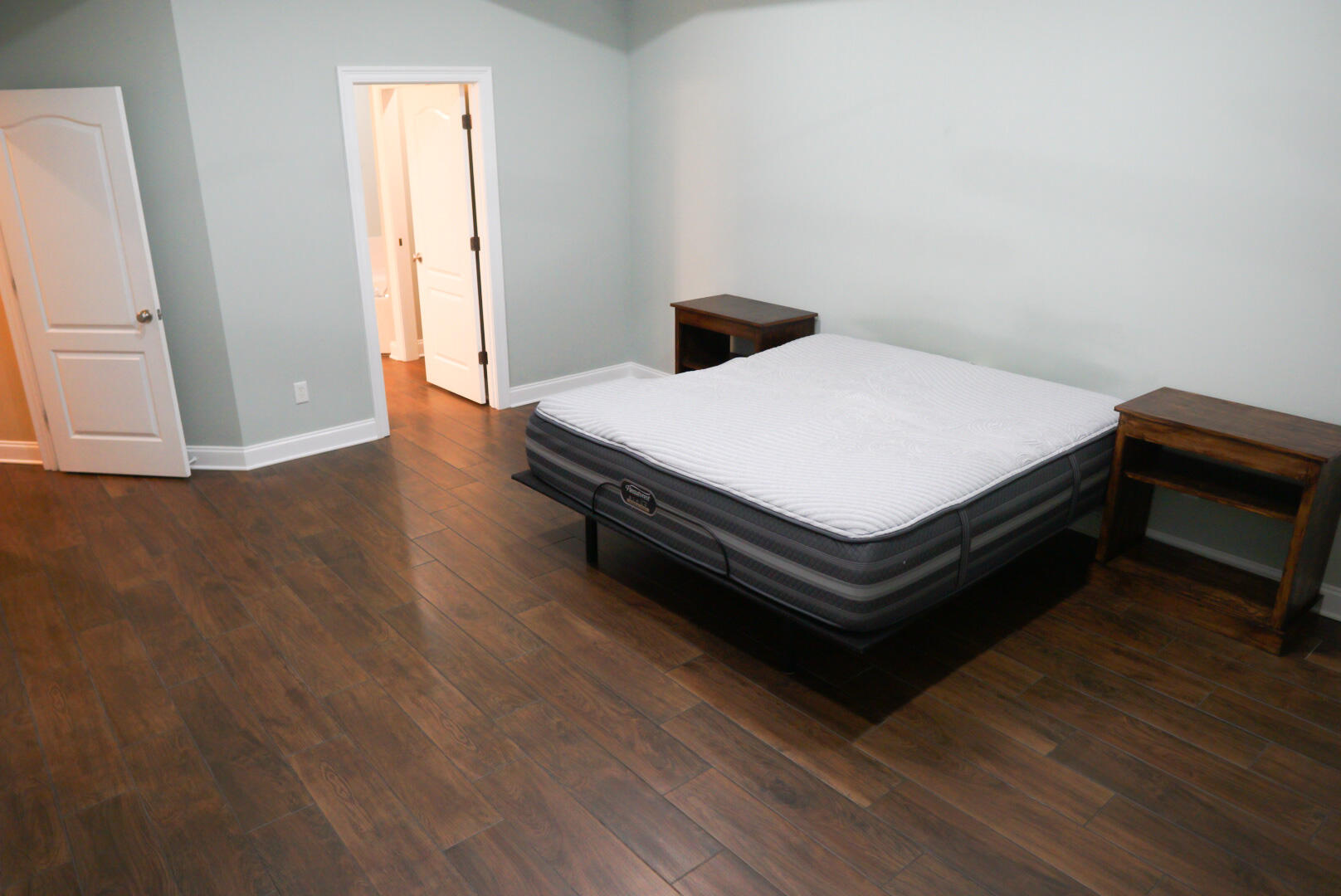 CLAIRE'S VINEYARD - Residential Lease
