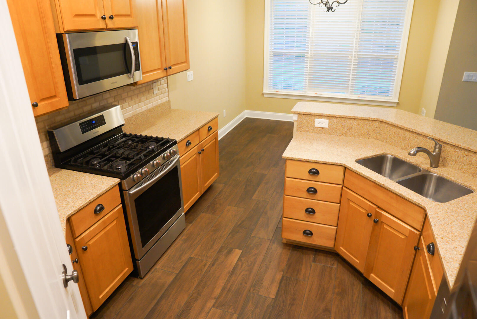 CLAIRE'S VINEYARD - Residential Lease