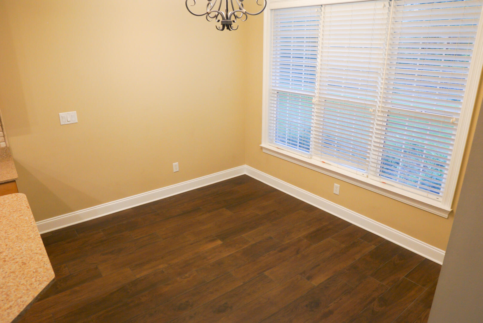 CLAIRE'S VINEYARD - Residential Lease
