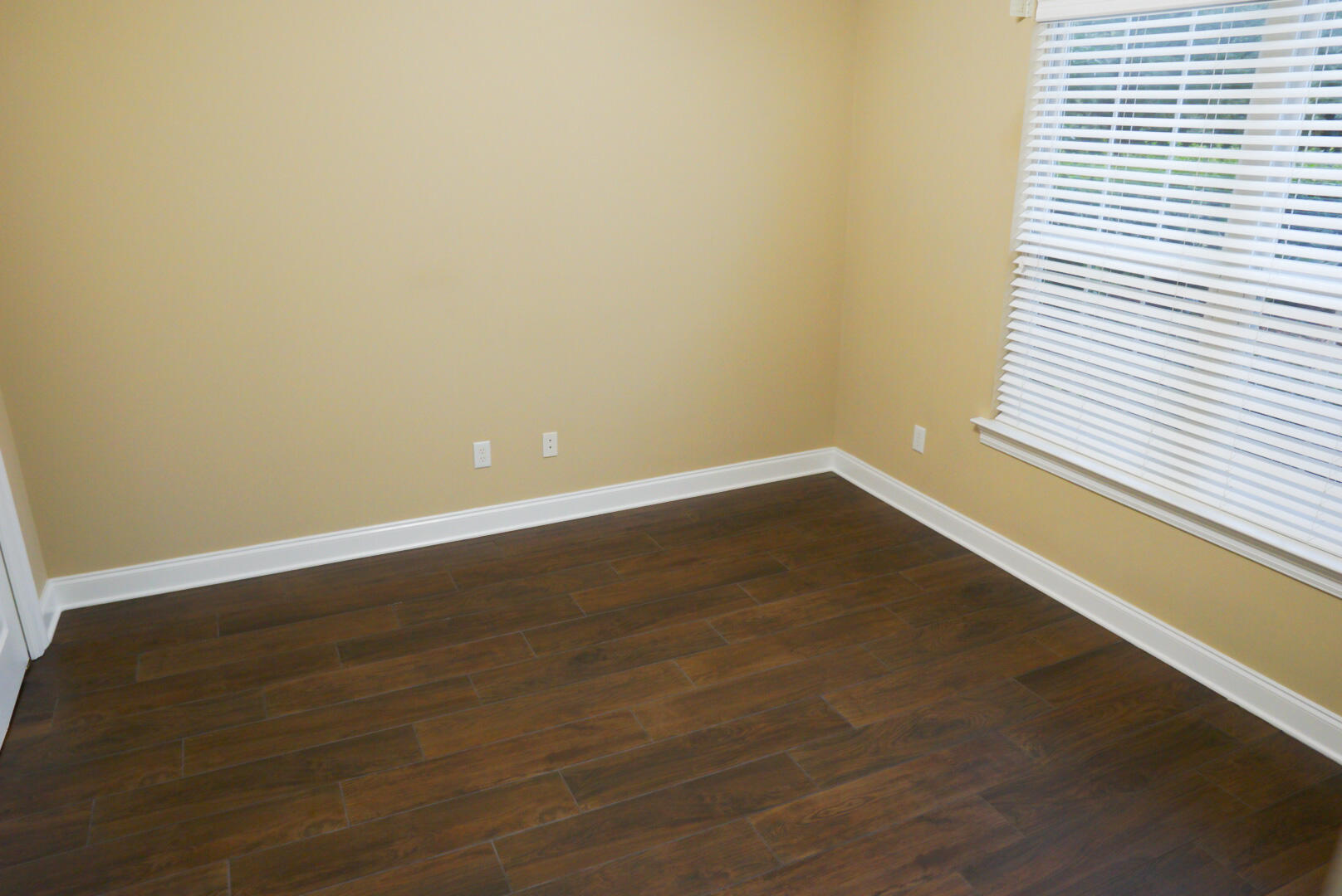 CLAIRE'S VINEYARD - Residential Lease
