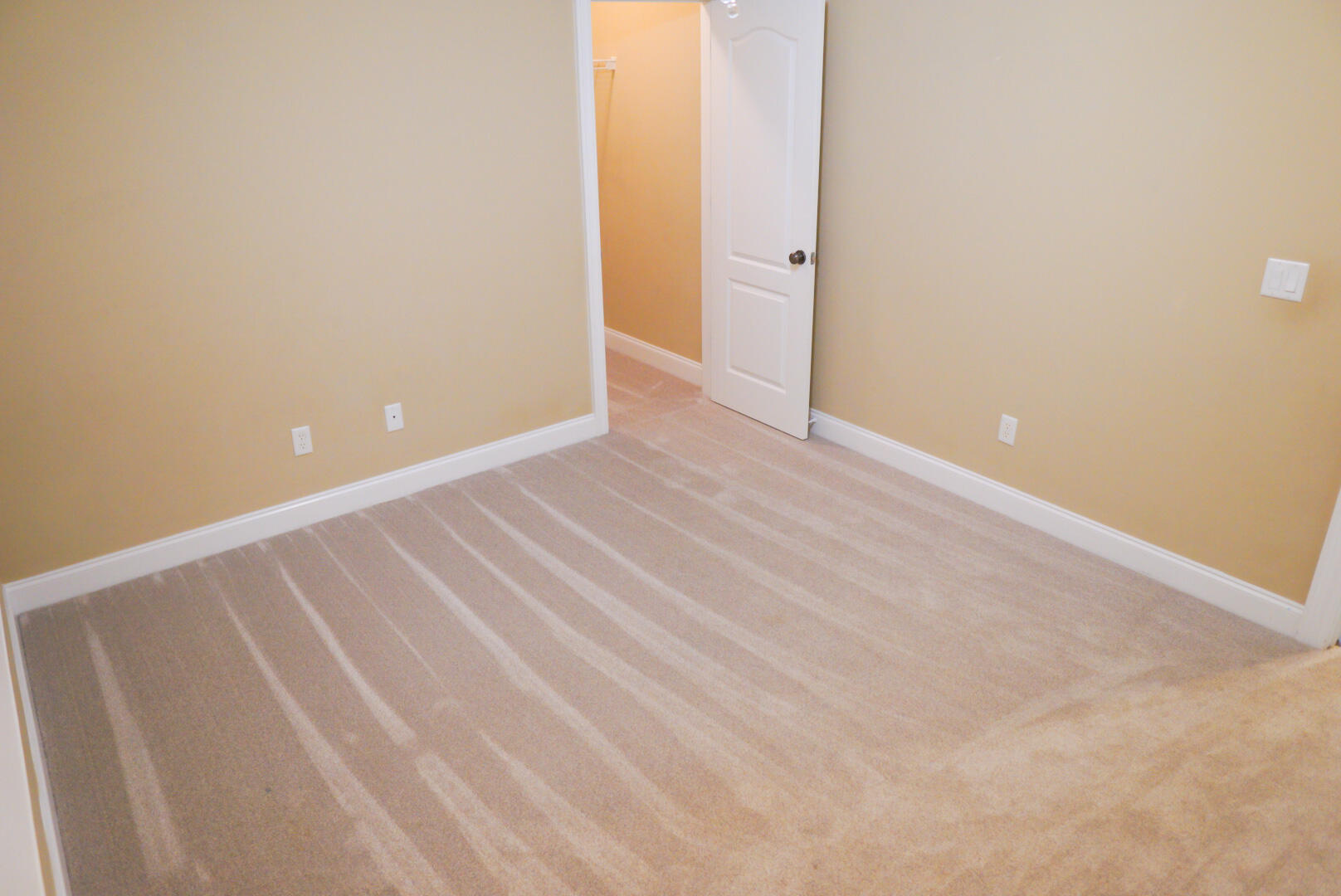 CLAIRE'S VINEYARD - Residential Lease