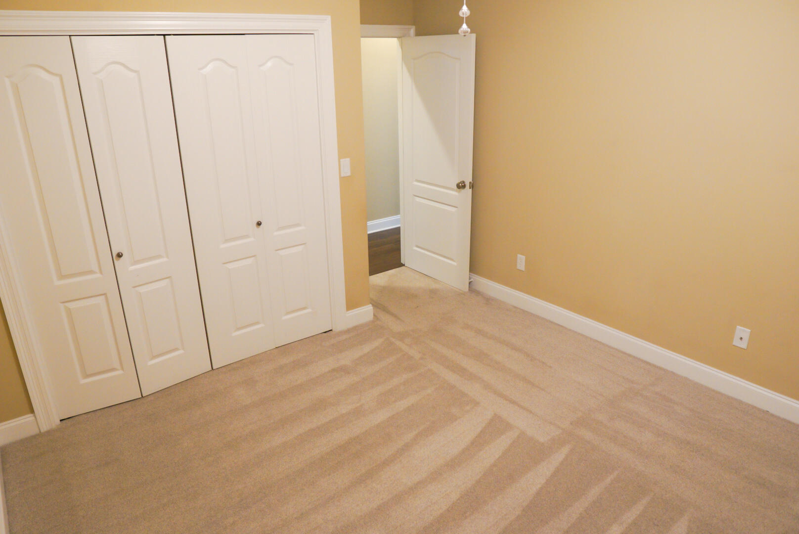 CLAIRE'S VINEYARD - Residential Lease