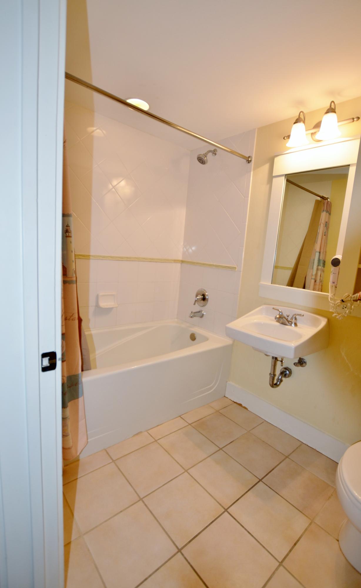 PILOT HOUSE - Residential Lease