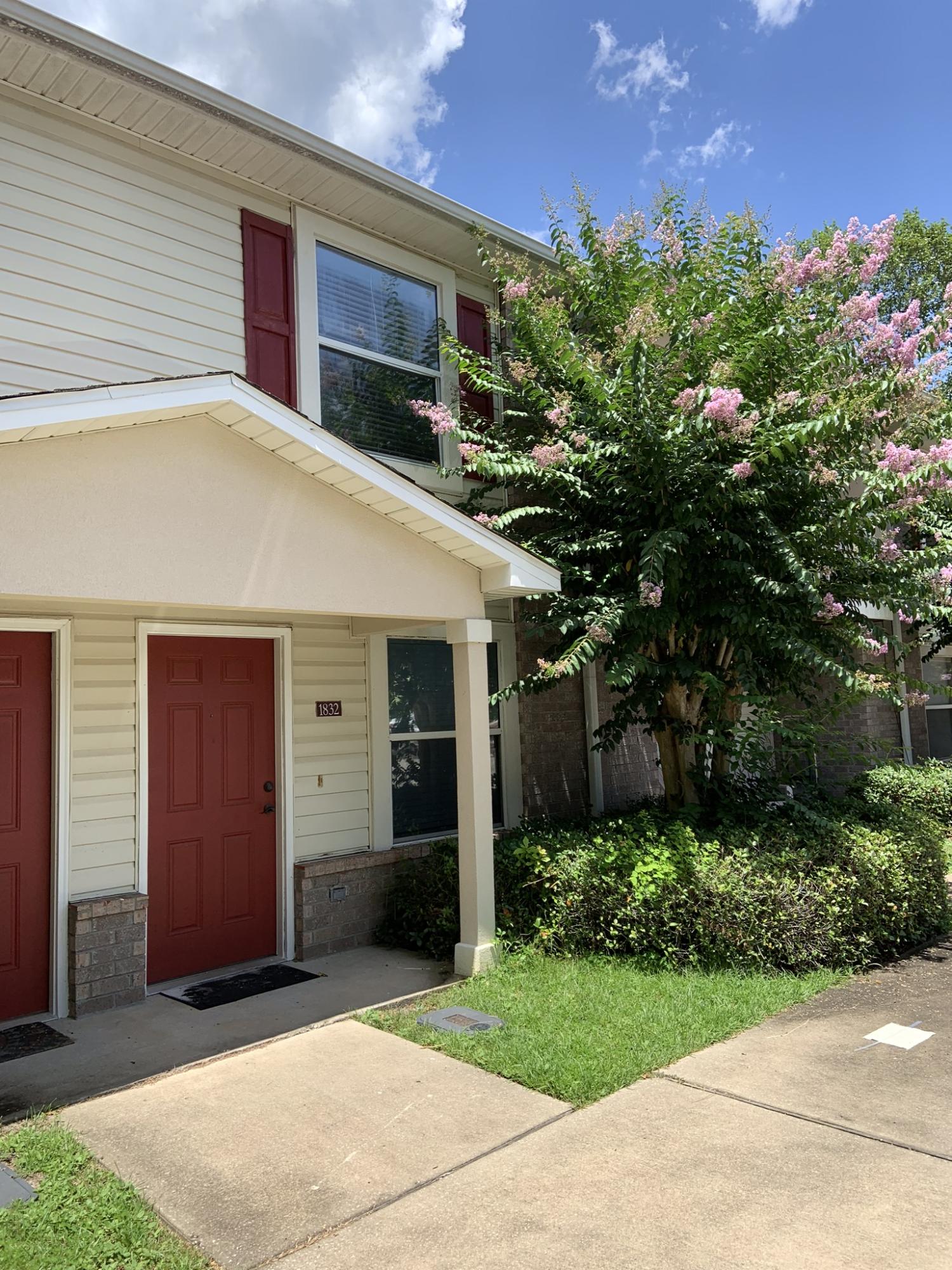 SHAY LIN T/H - Residential Lease