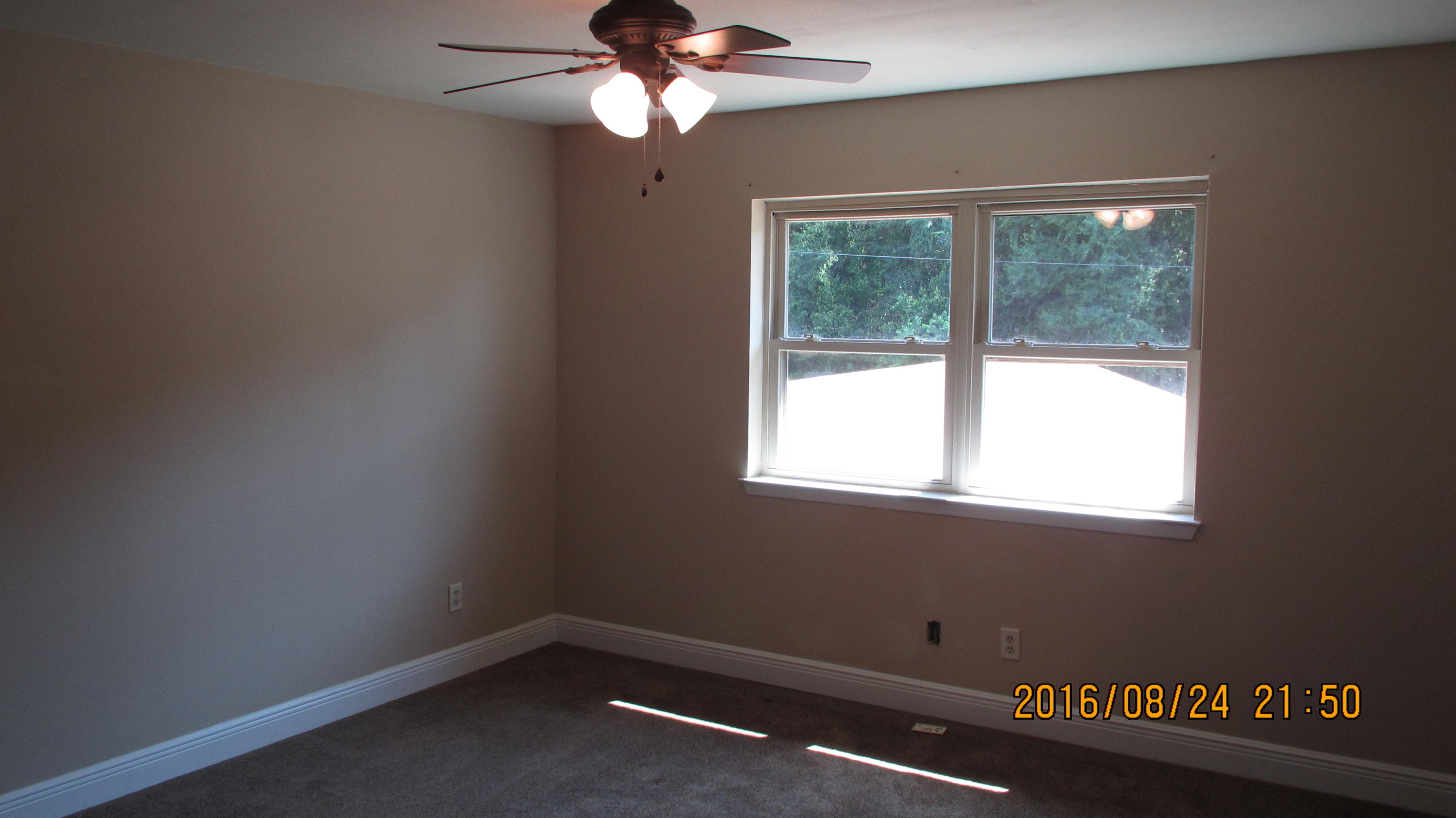 BAYWOOD T/H - Residential Lease